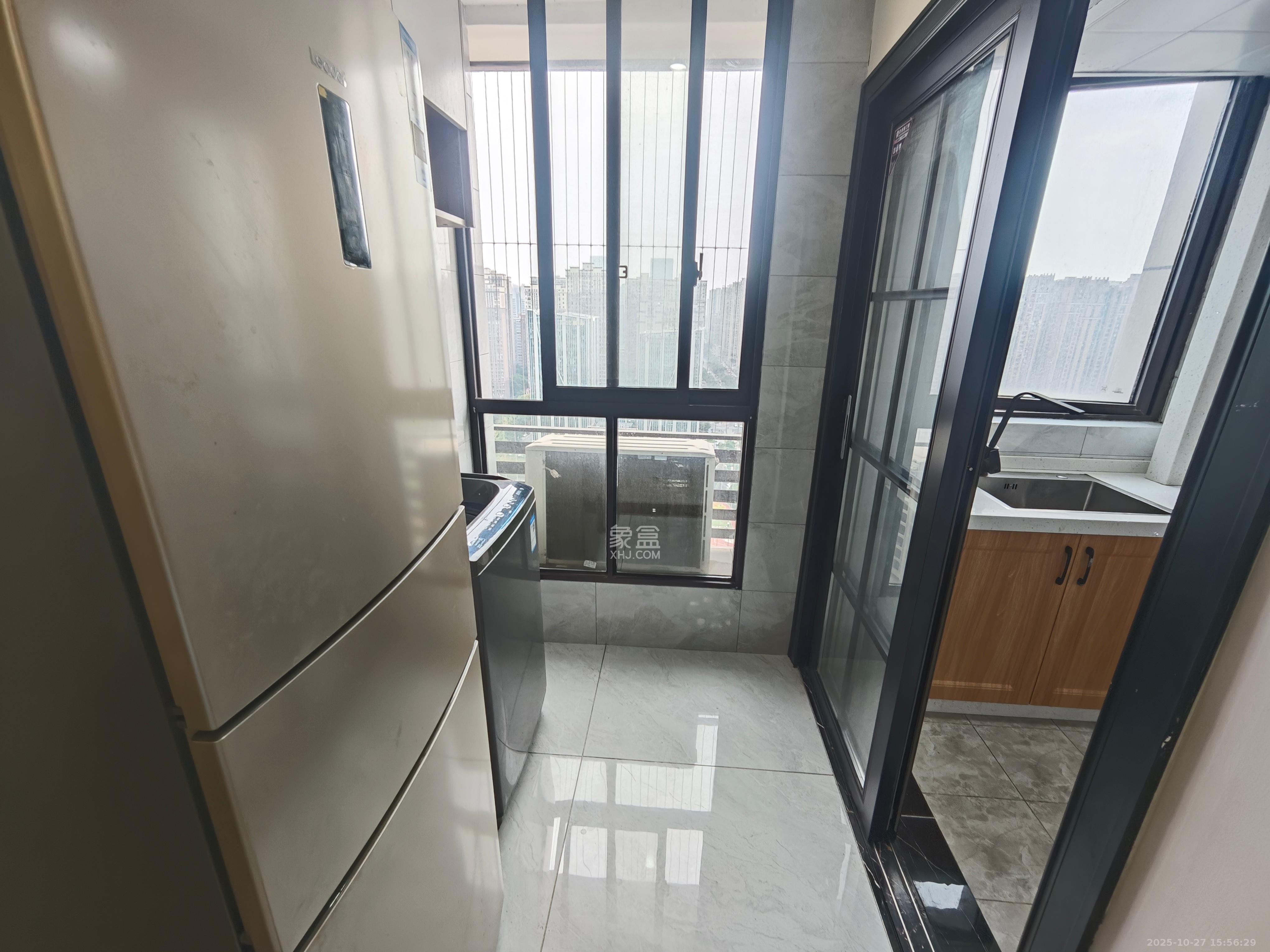 国泰九龙湾  1室1厅1卫    1300.0元/月室内图