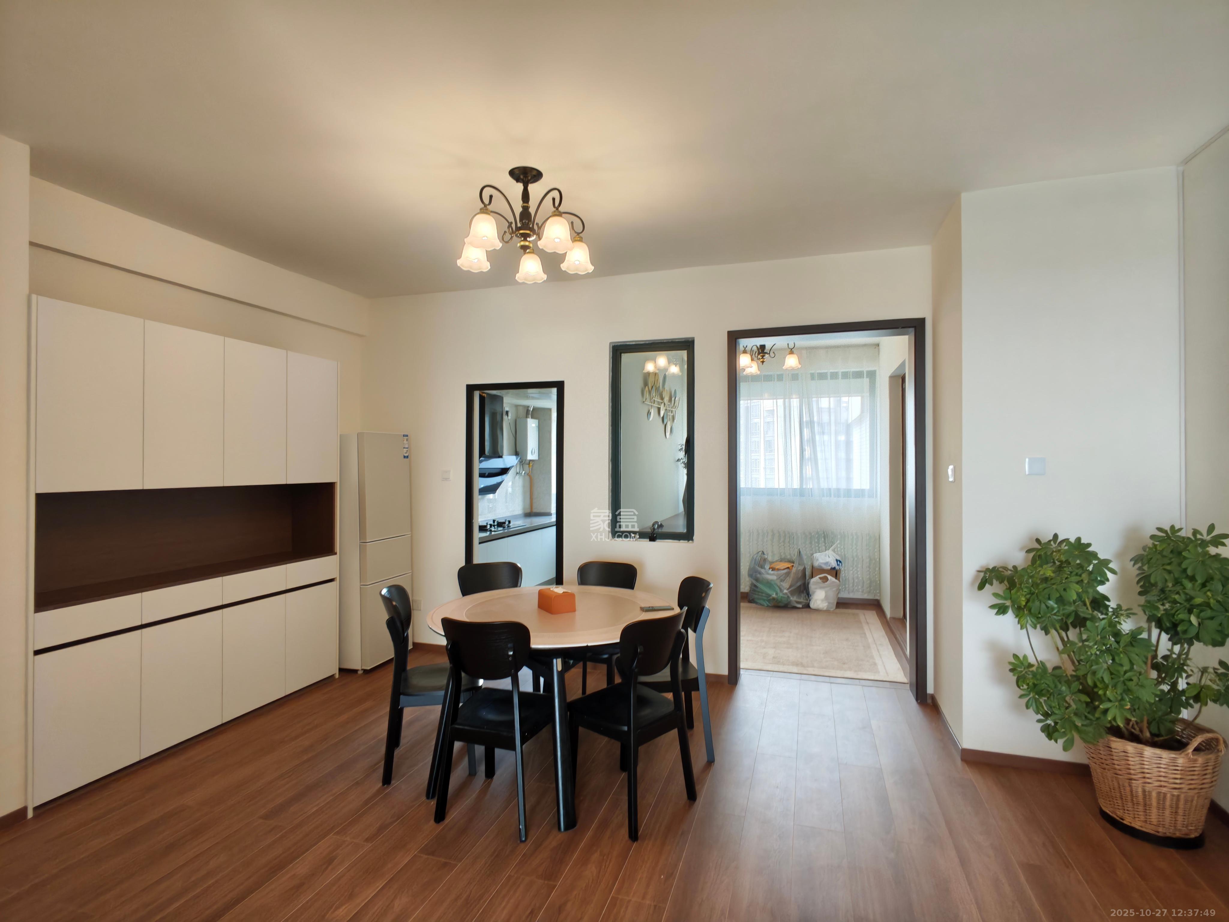 西山汇景一、二期 3室2厅2卫 4650.0元/月 西山汇景一、二期 3室2厅2卫 4650.0元/月室内图