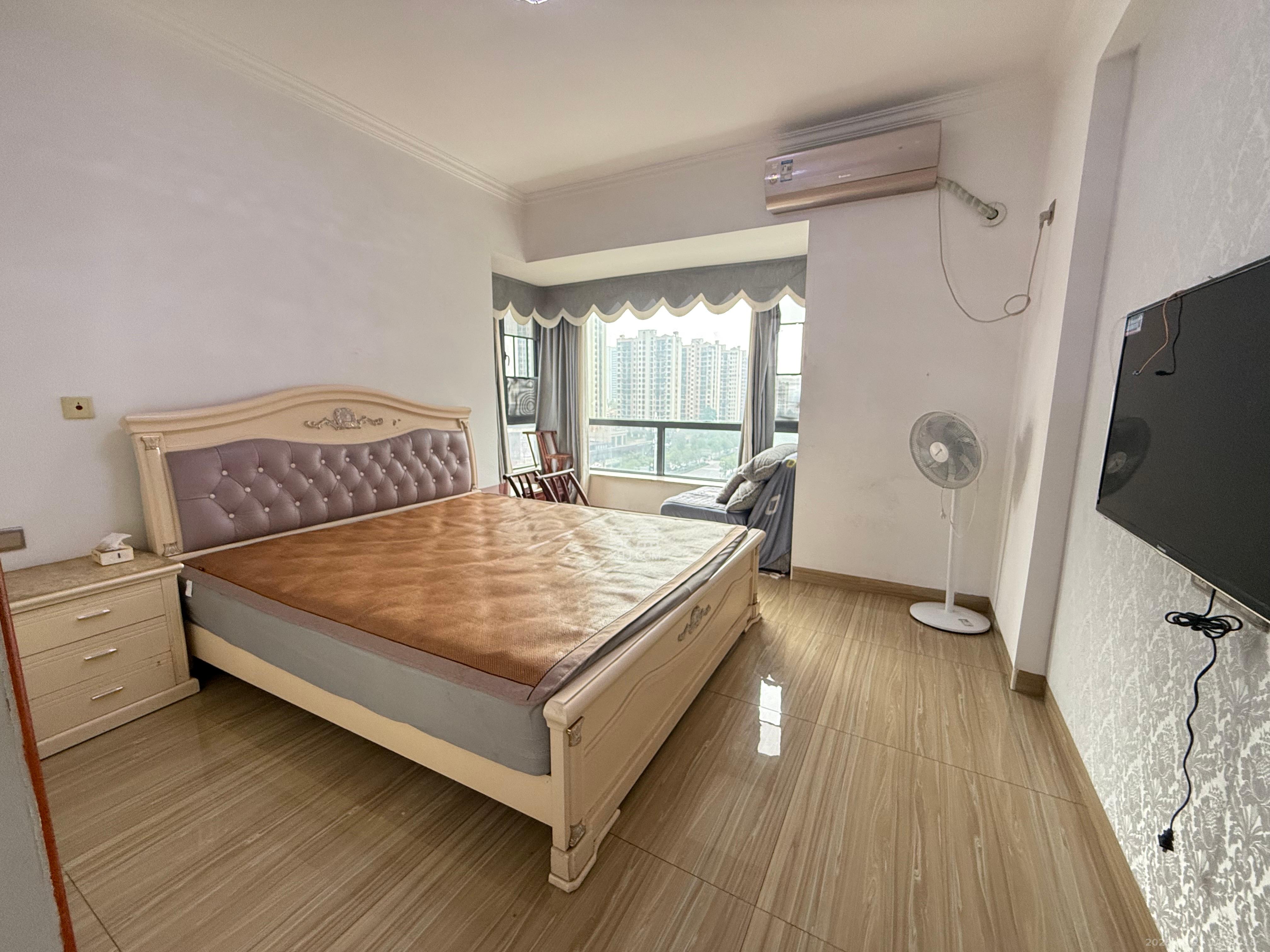 恒基凯旋门一二期 4室2厅2卫 2600.0元/月 恒基凯旋门一二期 4室2厅2卫 2600.0元/月室内图