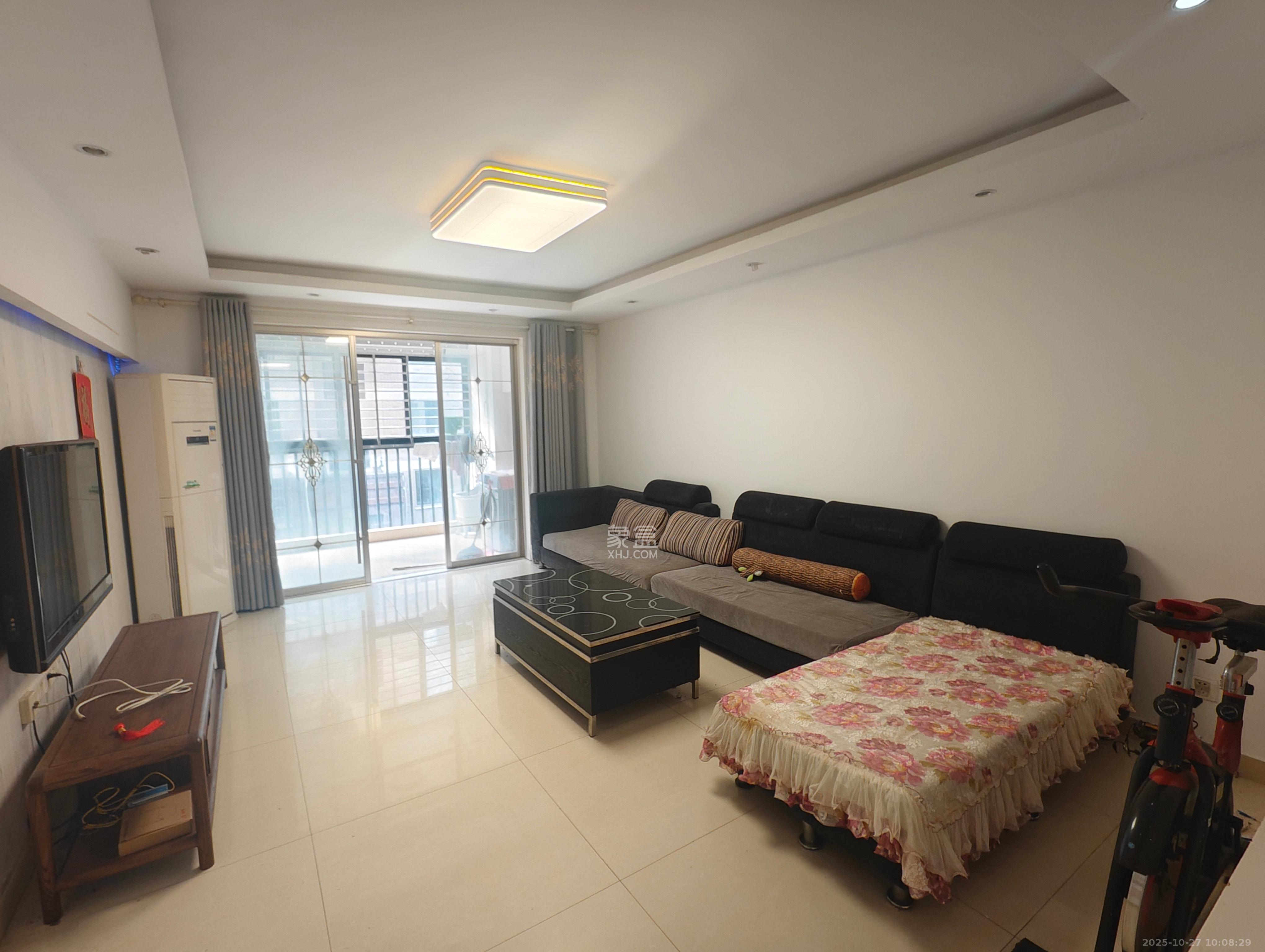 三江花中城  2室1厅1卫    2200.0元/月 三江花中城  2室1厅1卫    2200.0元/月室内图1