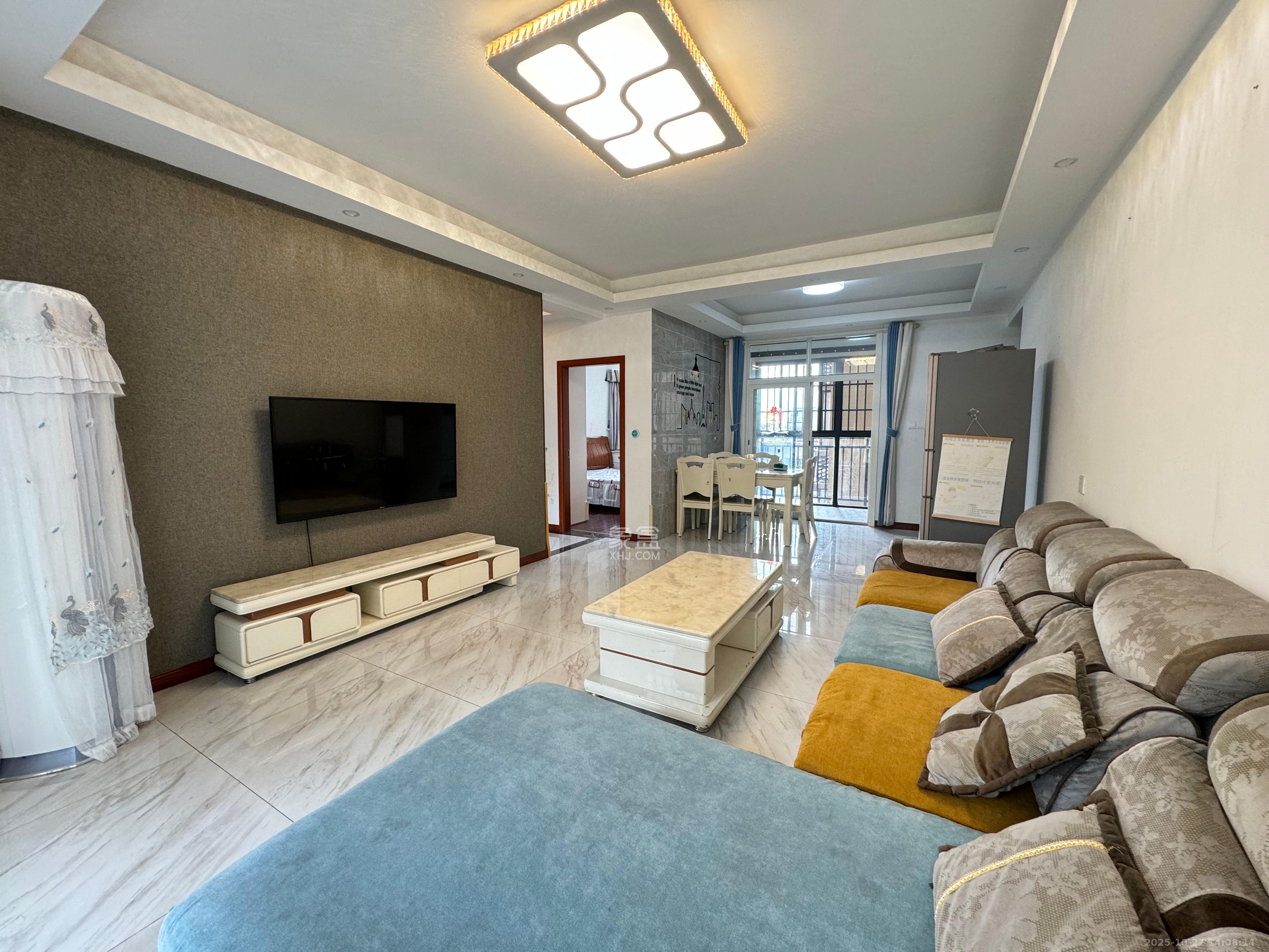 金鼎公园尚  3室2厅2卫    2400.0元/月室内图