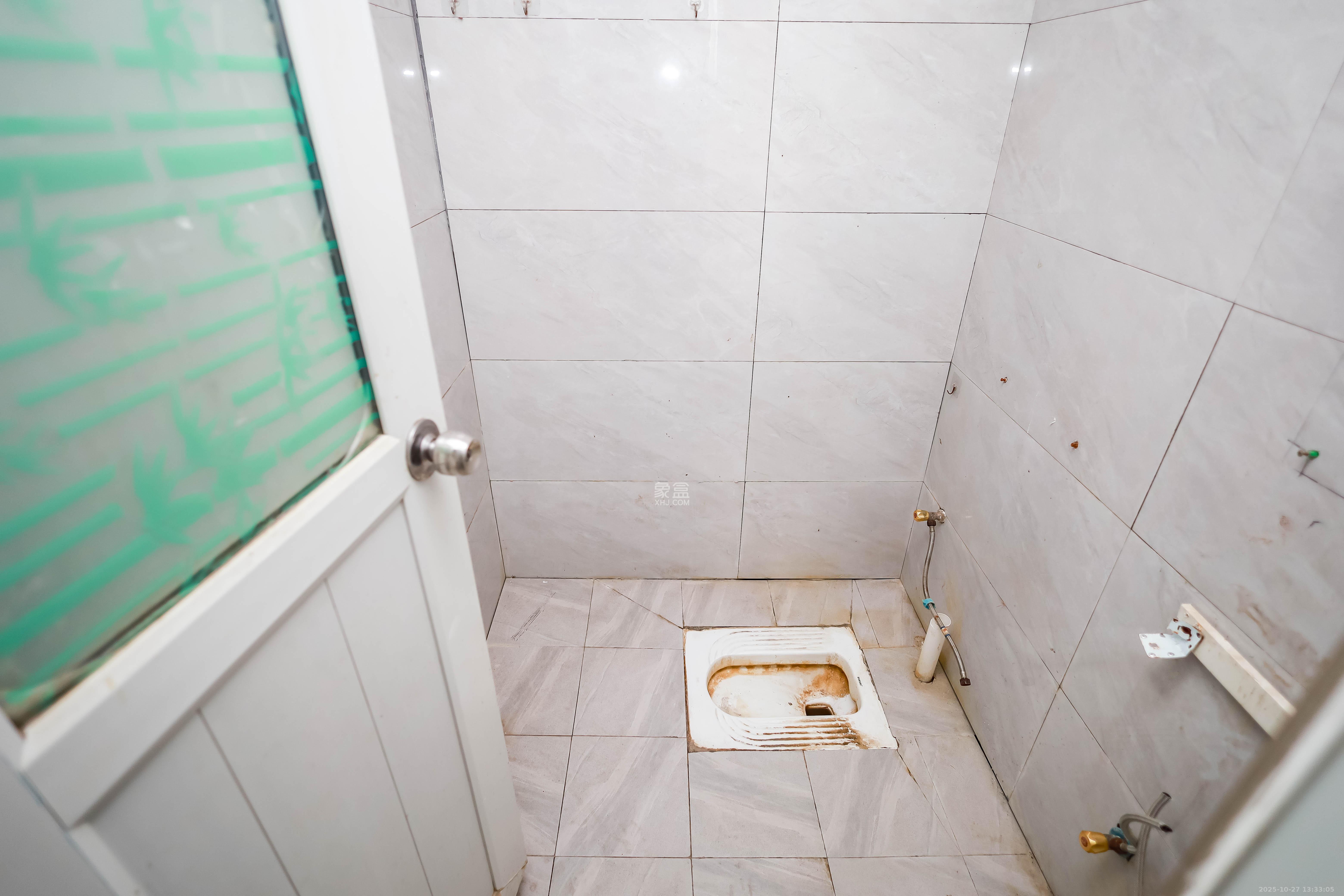 天麓尚层  4室2厅2卫    108.0万卫生间