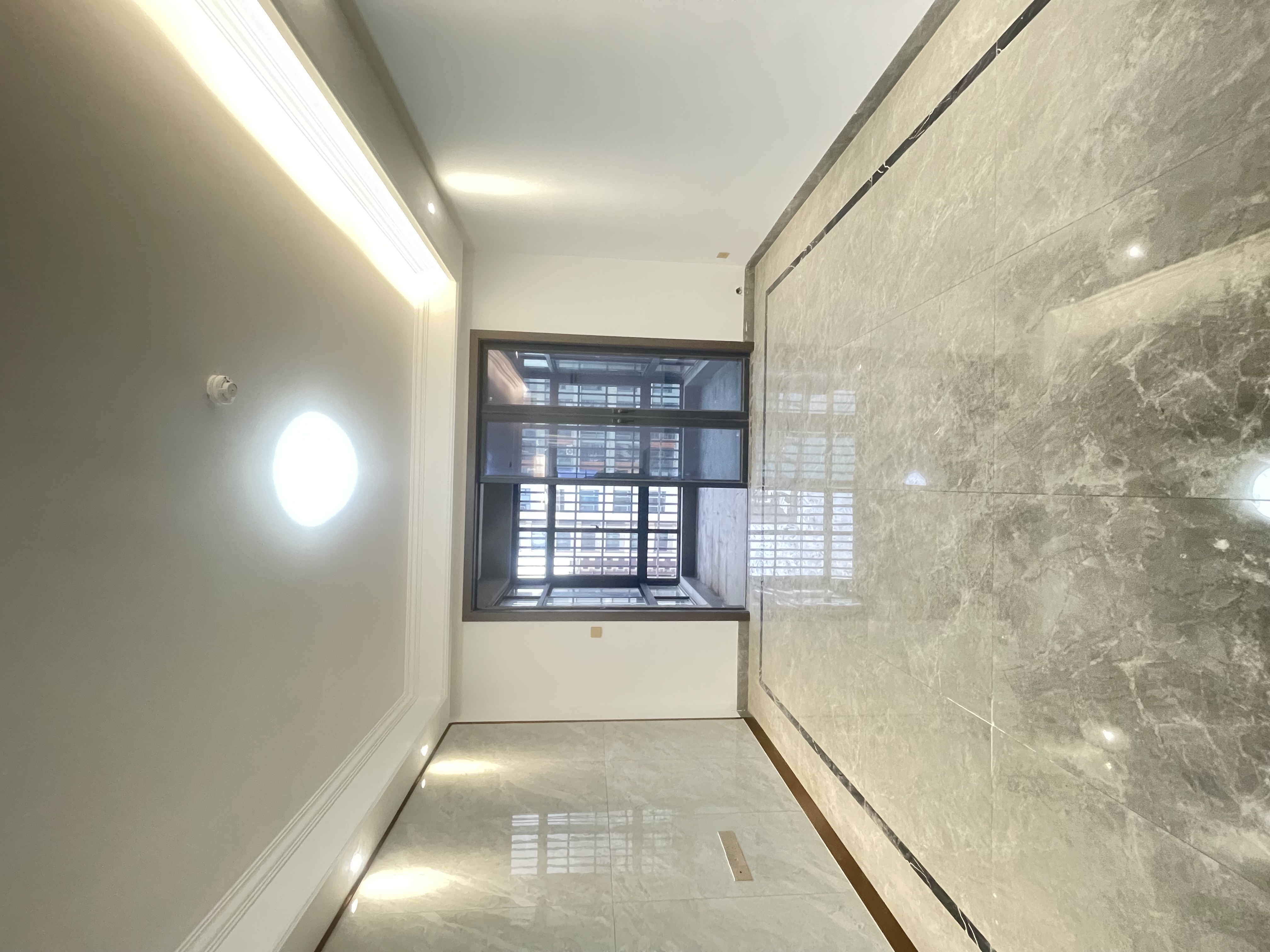 天街华府（海南新天地）  4室2厅2卫    3800.0元/月室内图