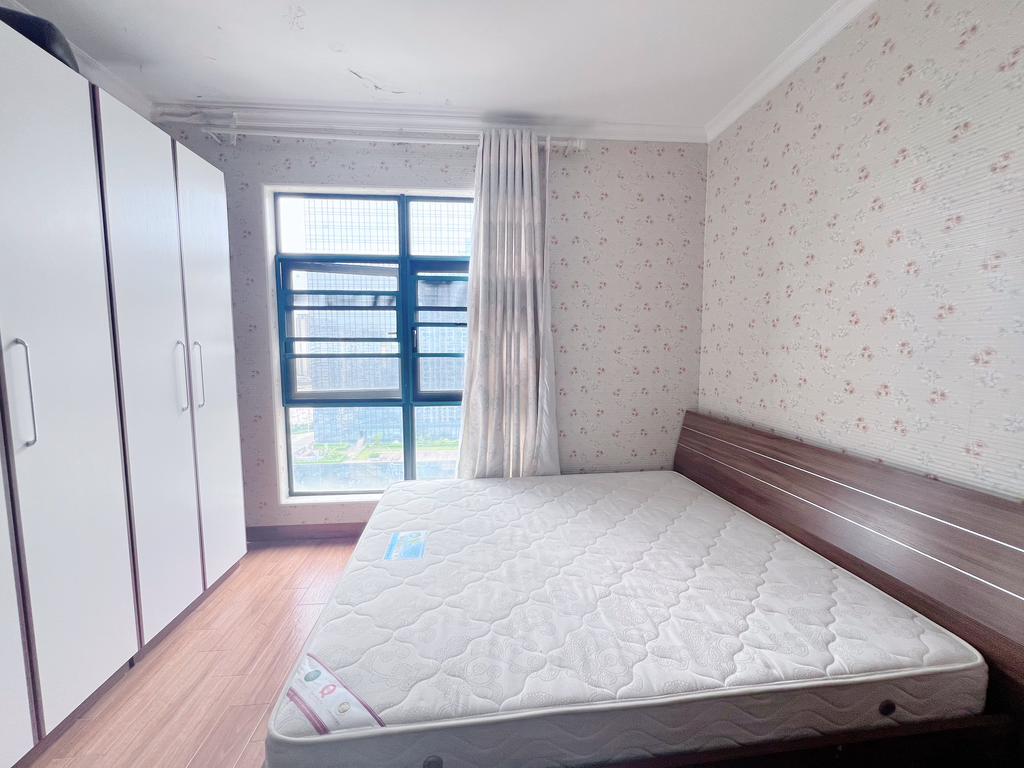 海阔天空-国瑞城四期(爵仕苑) 1室0厅1卫 2000.0元/月 海阔天空-国瑞城四期(爵仕苑) 1室0厅1卫 2000.0元/月室内图