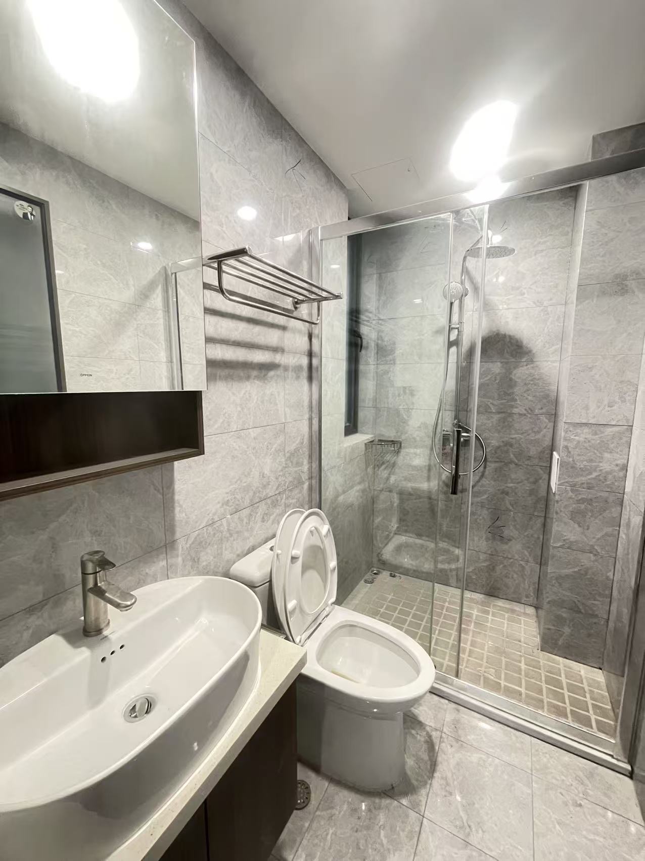 天街华府（海南新天地）  4室2厅2卫    3800.0元/月室内图