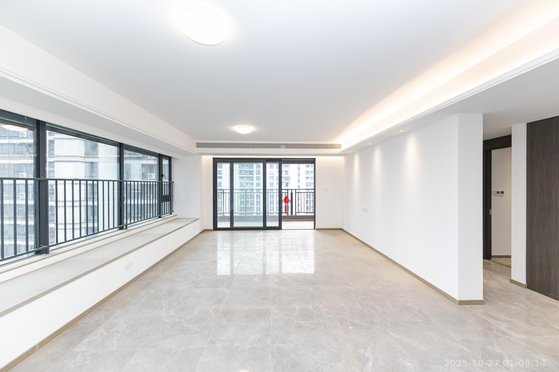 越秀湘江星汇城三期  4室2厅3卫    260.0万 越秀湘江星汇城三期  4室2厅3卫    260.0万