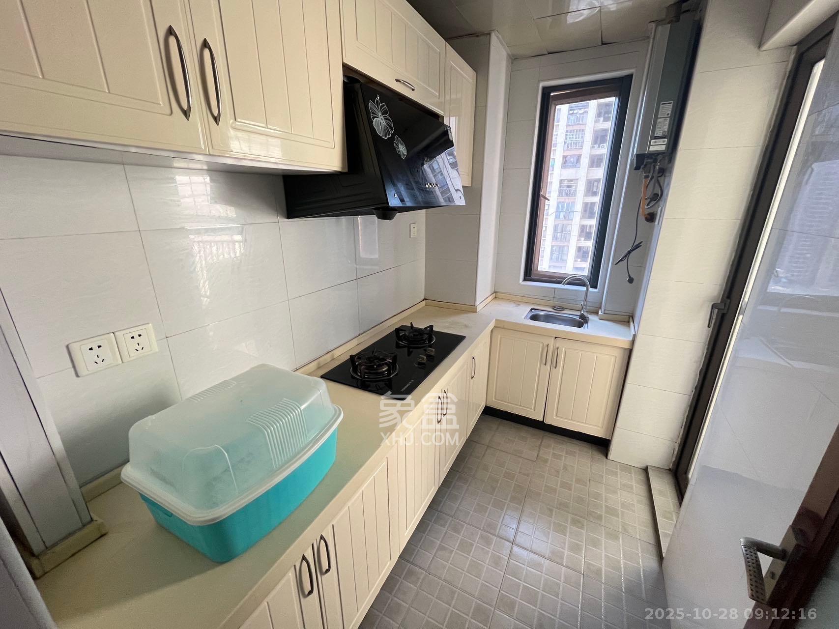 旭辉藏郡(藏郡、旭湘华府)  2室2厅1卫    1800.0元/月 旭辉藏郡(藏郡、旭湘华府)  2室2厅1卫    1800.0元/月室内图