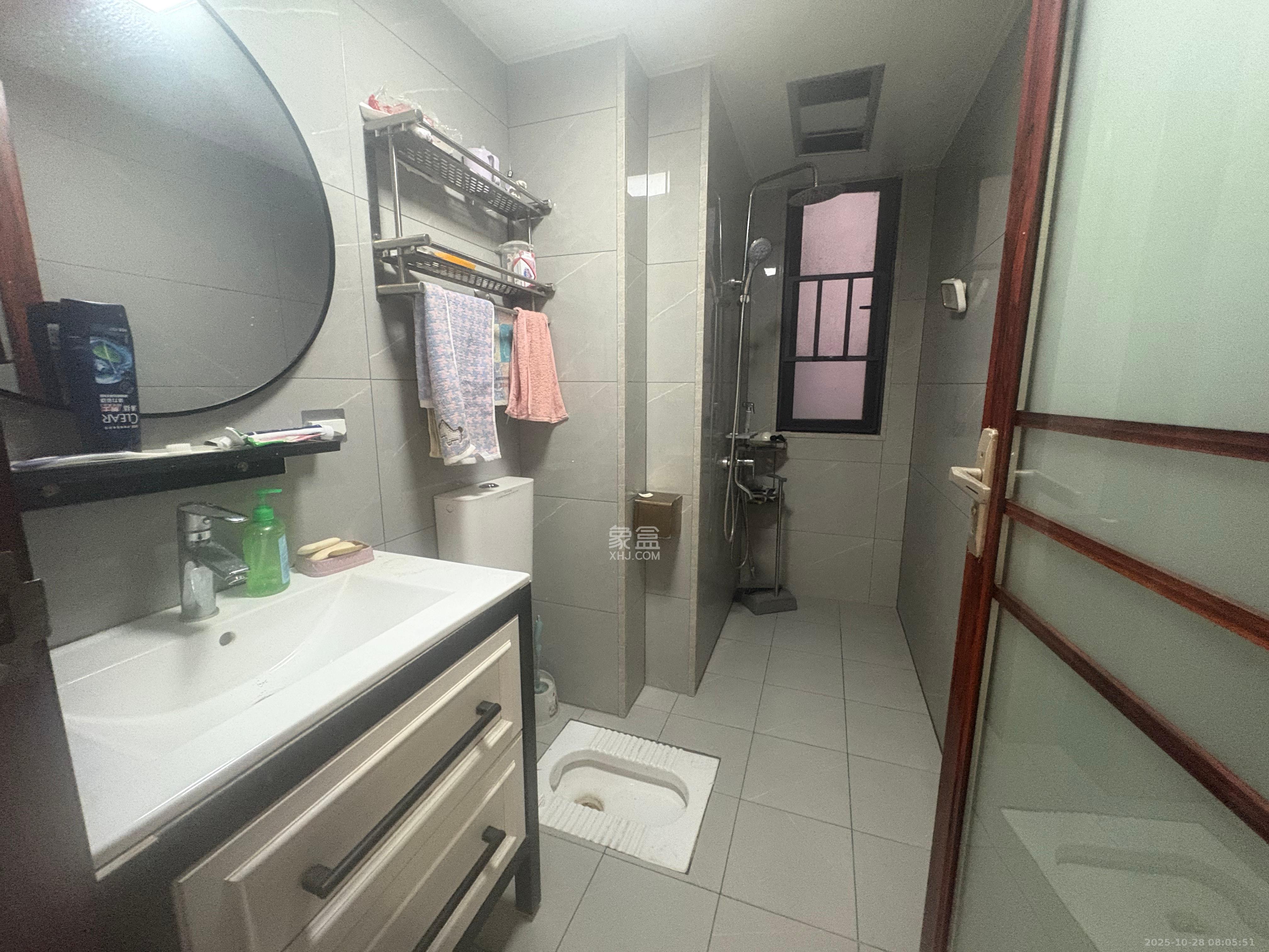 轻盐阳光CEO(轻盐雅苑)(轻奢时代)  4室2厅2卫    2800.0元/月 轻盐阳光CEO(轻盐雅苑)(轻奢时代)  4室2厅2卫    2800.0元/月室内图