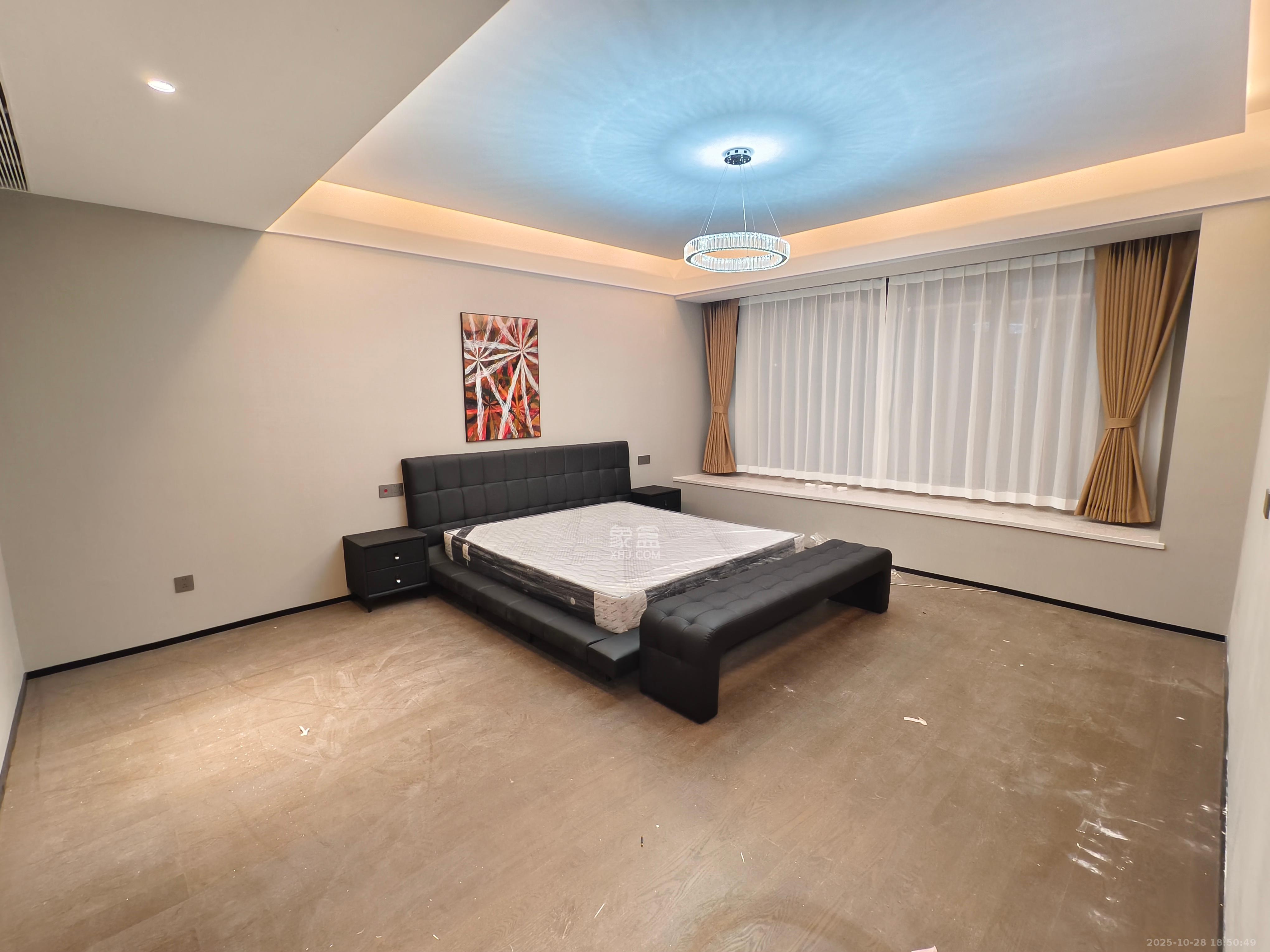 万科松湖天地  4室2厅4卫    10000.0元/月 万科松湖天地  4室2厅4卫    10000.0元/月室内图