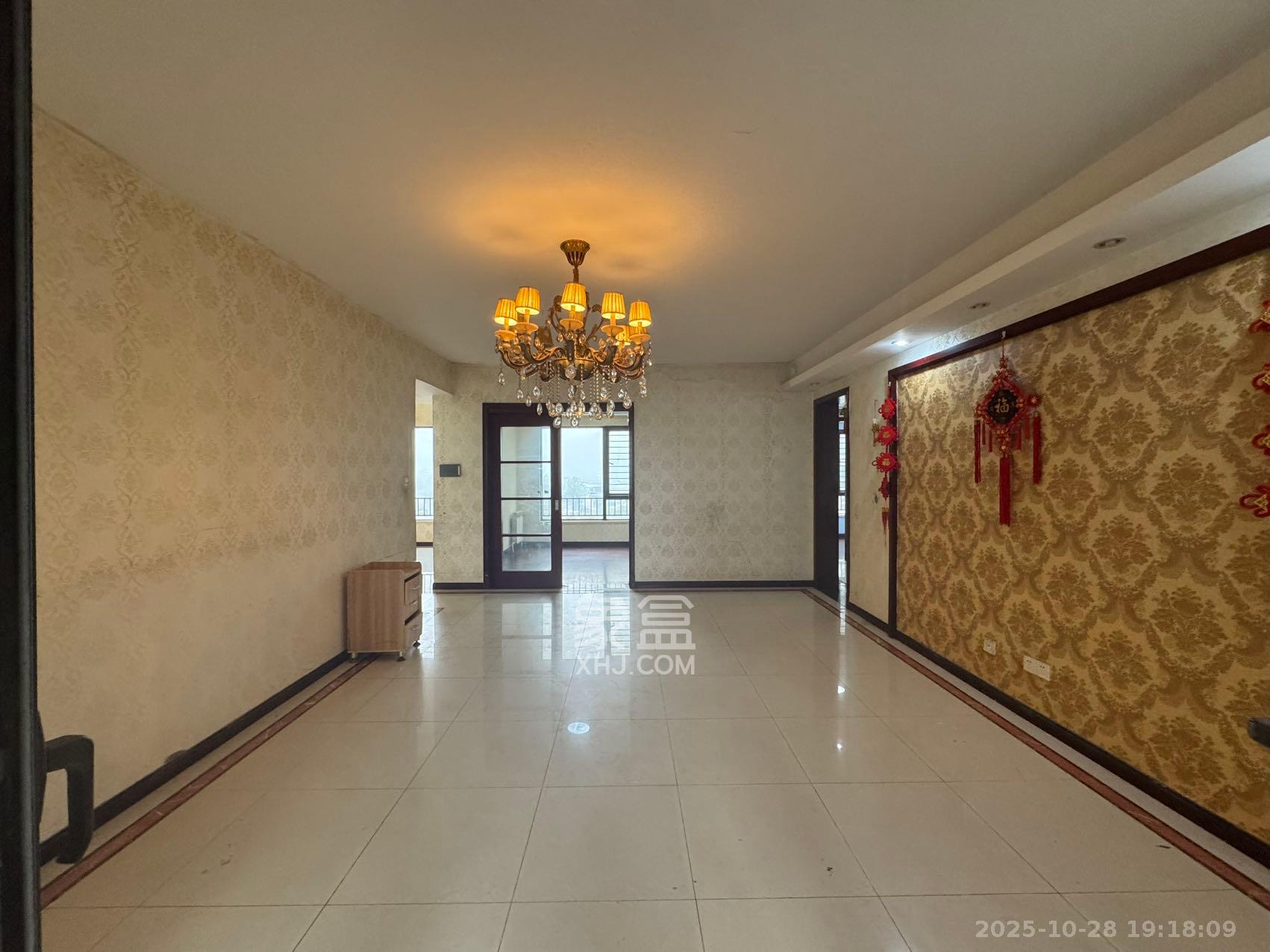 中海国际二期  4室2厅2卫    2200.0元/月 中海国际二期  4室2厅2卫    2200.0元/月室内图