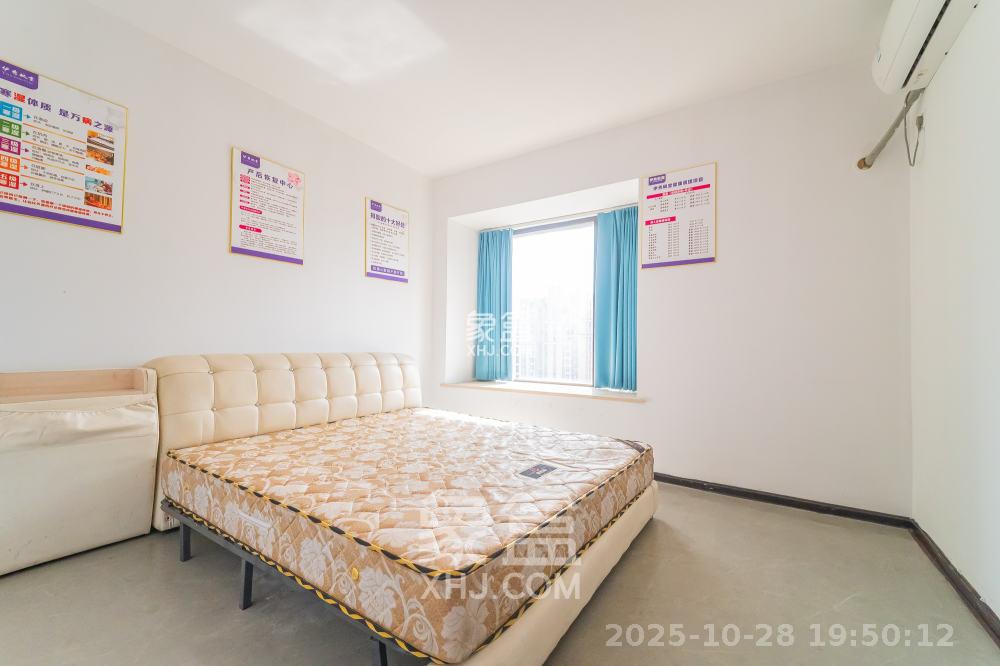 华润凤凰城三期  5室2厅1卫    4000.0元/月 华润凤凰城三期  5室2厅1卫    4000.0元/月室内图