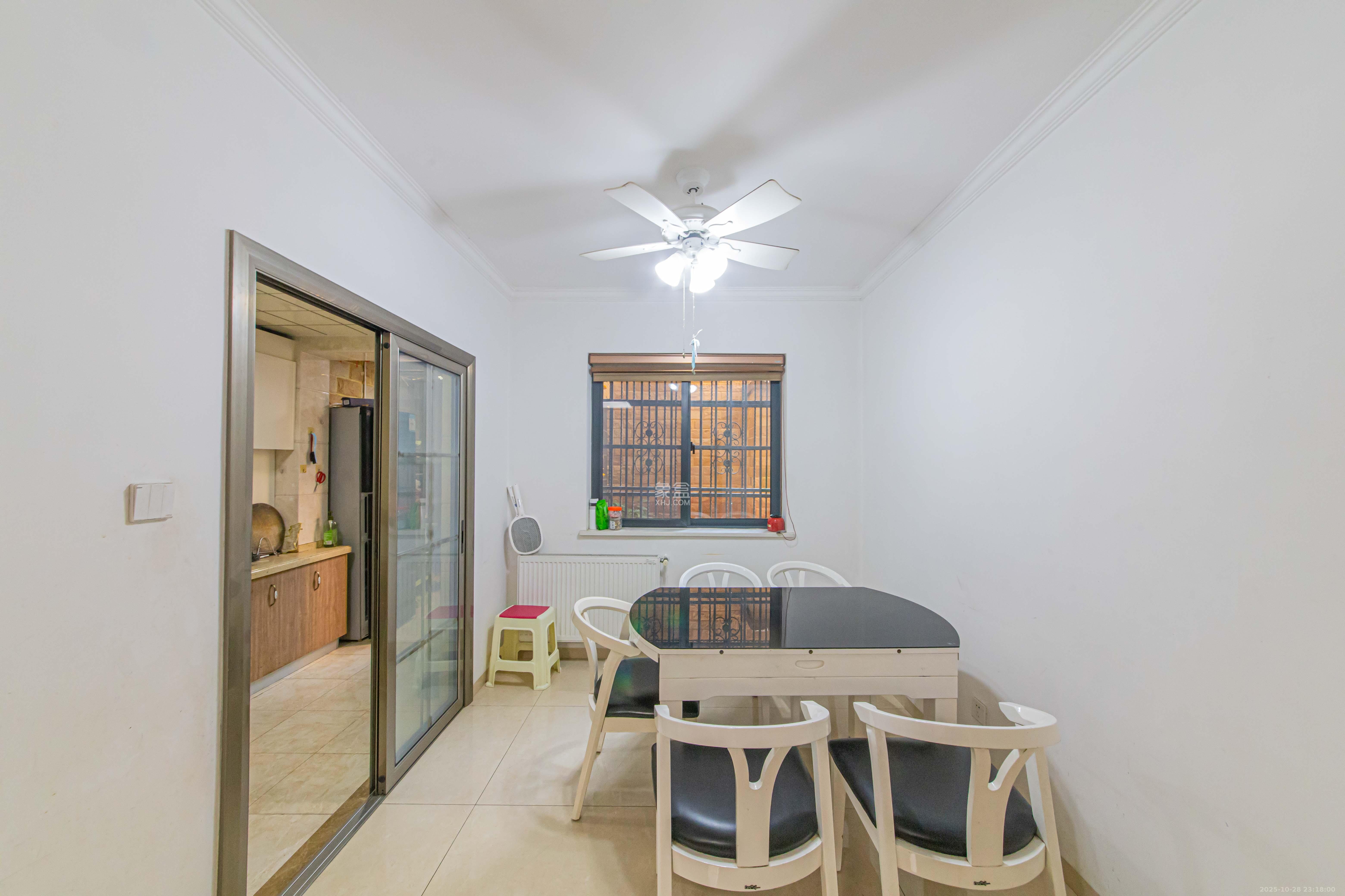 中建芙蓉嘉苑  4室2厅1卫    110.0万客厅