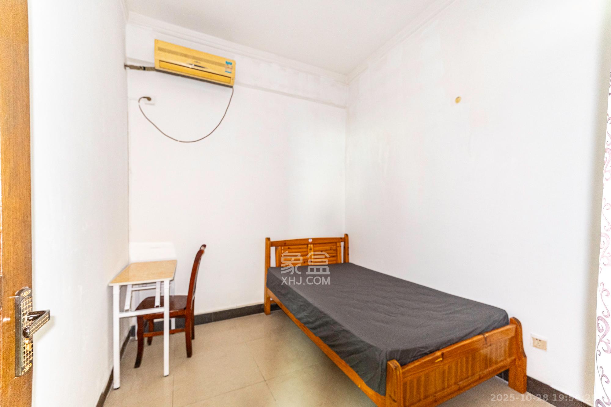 灰埠小区(灰埠社区)  3室2厅1卫    37.8万 灰埠小区(灰埠社区)  3室2厅1卫    37.8万卧室