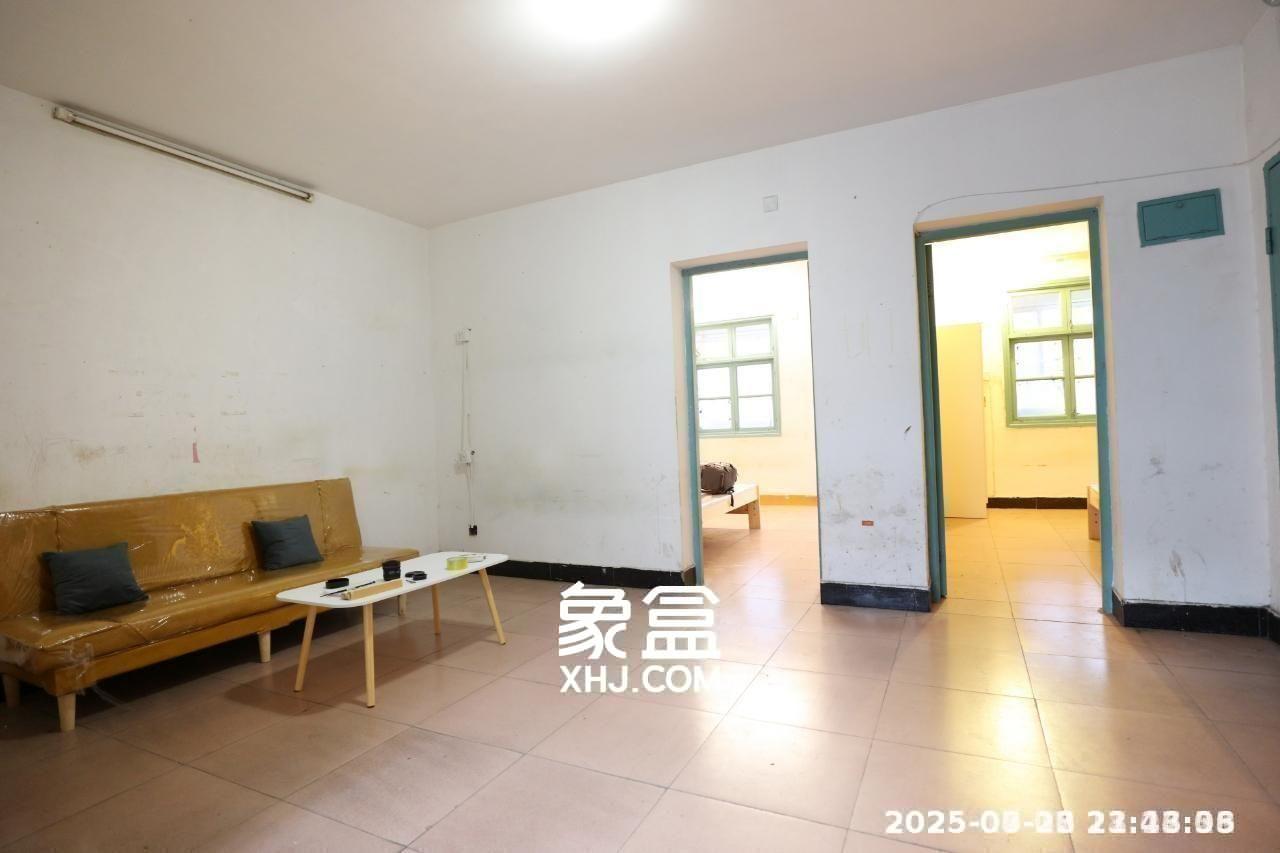 湘绣研究所南院 2室2厅1卫 1500.0元/月 湘绣研究所南院 2室2厅1卫 1500.0元/月室内图