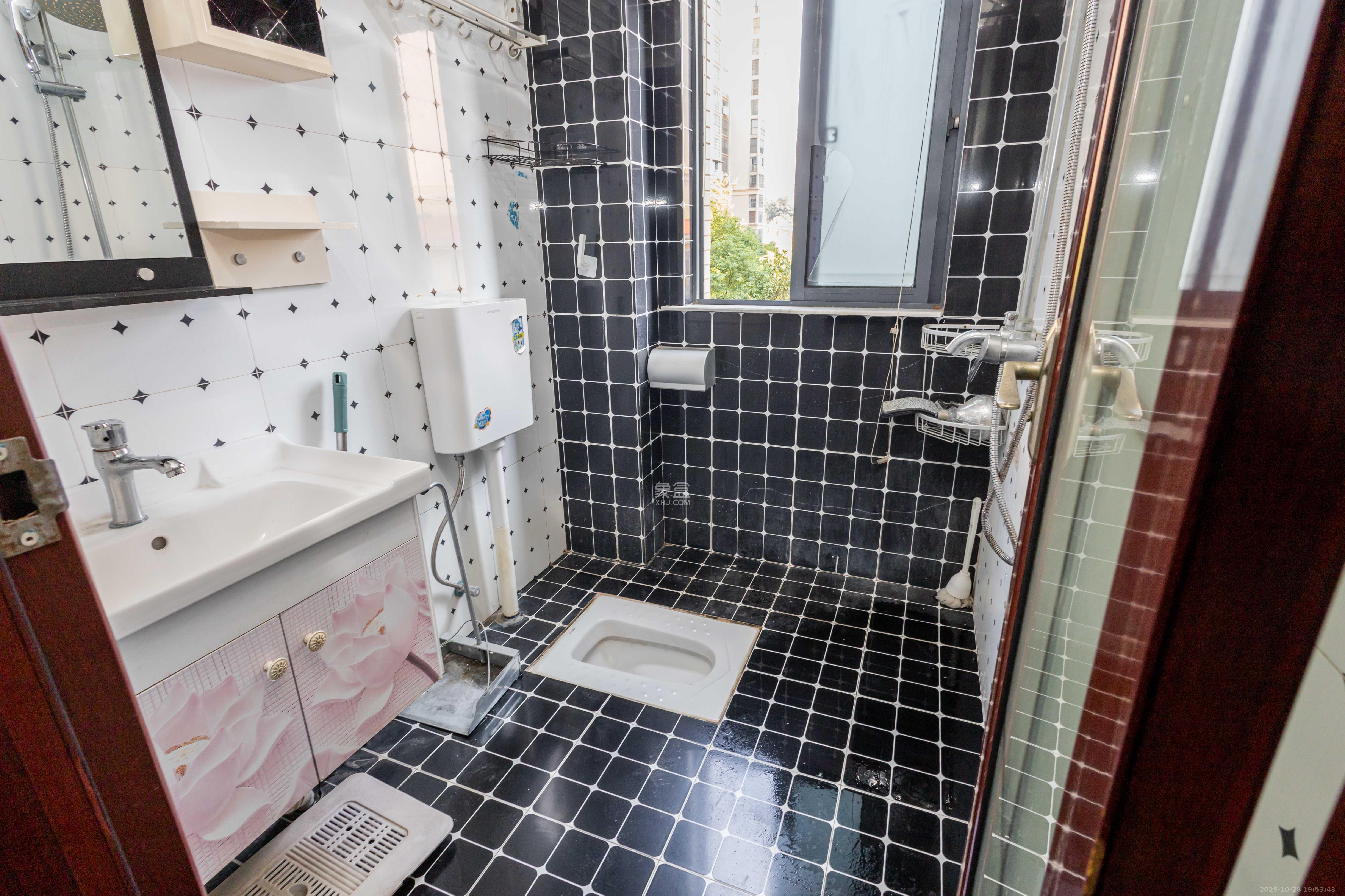 佳美紫郡  3室2厅1卫    48.0万卫生间