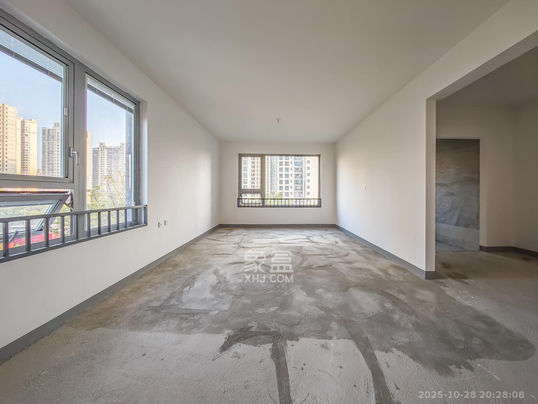 湘江壹号五期  5室2厅4卫    282.0万 湘江壹号五期  5室2厅4卫    282.0万卧室