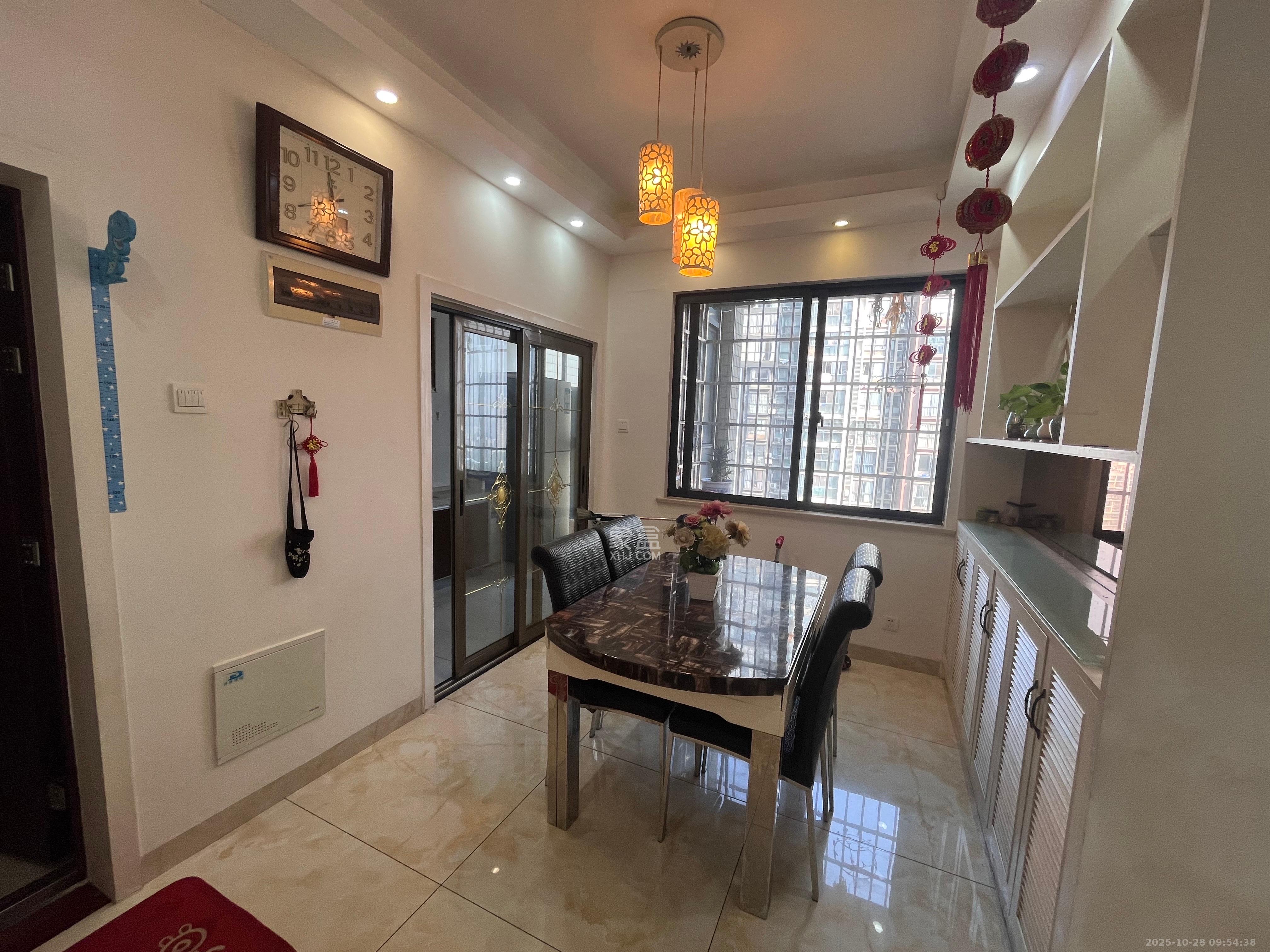 城南故事家园  3室2厅1卫    2500.0元/月 城南故事家园  3室2厅1卫    2500.0元/月室内图