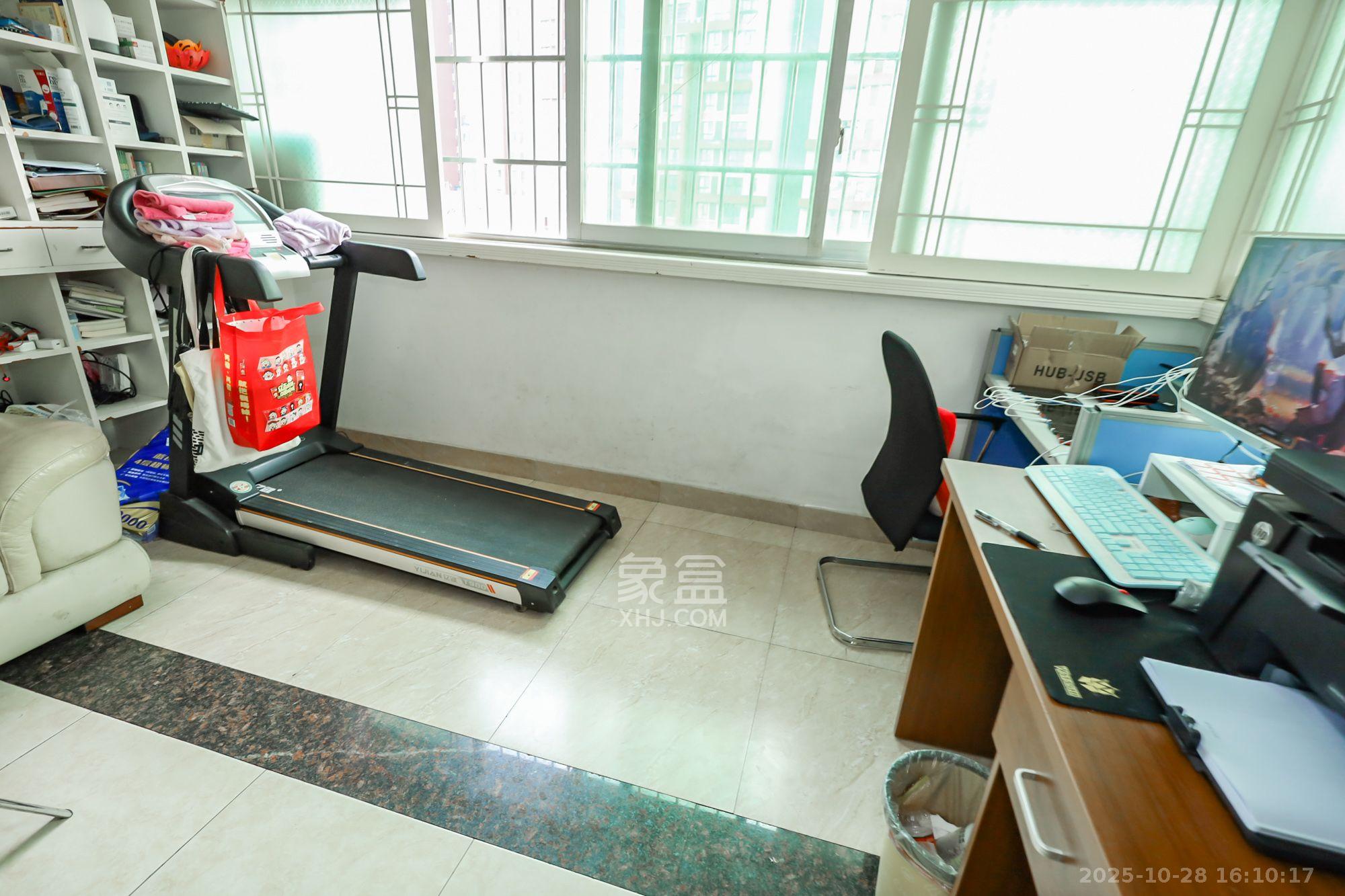 咸嘉新村嘉文苑  4室2厅2卫    1800.0元/月 咸嘉新村嘉文苑  4室2厅2卫    1800.0元/月室内图