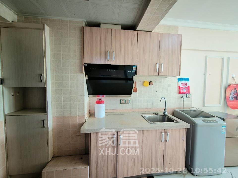 中建芙蓉嘉苑  1室1厅1卫    1100.0元/月 中建芙蓉嘉苑  1室1厅1卫    1100.0元/月室内图