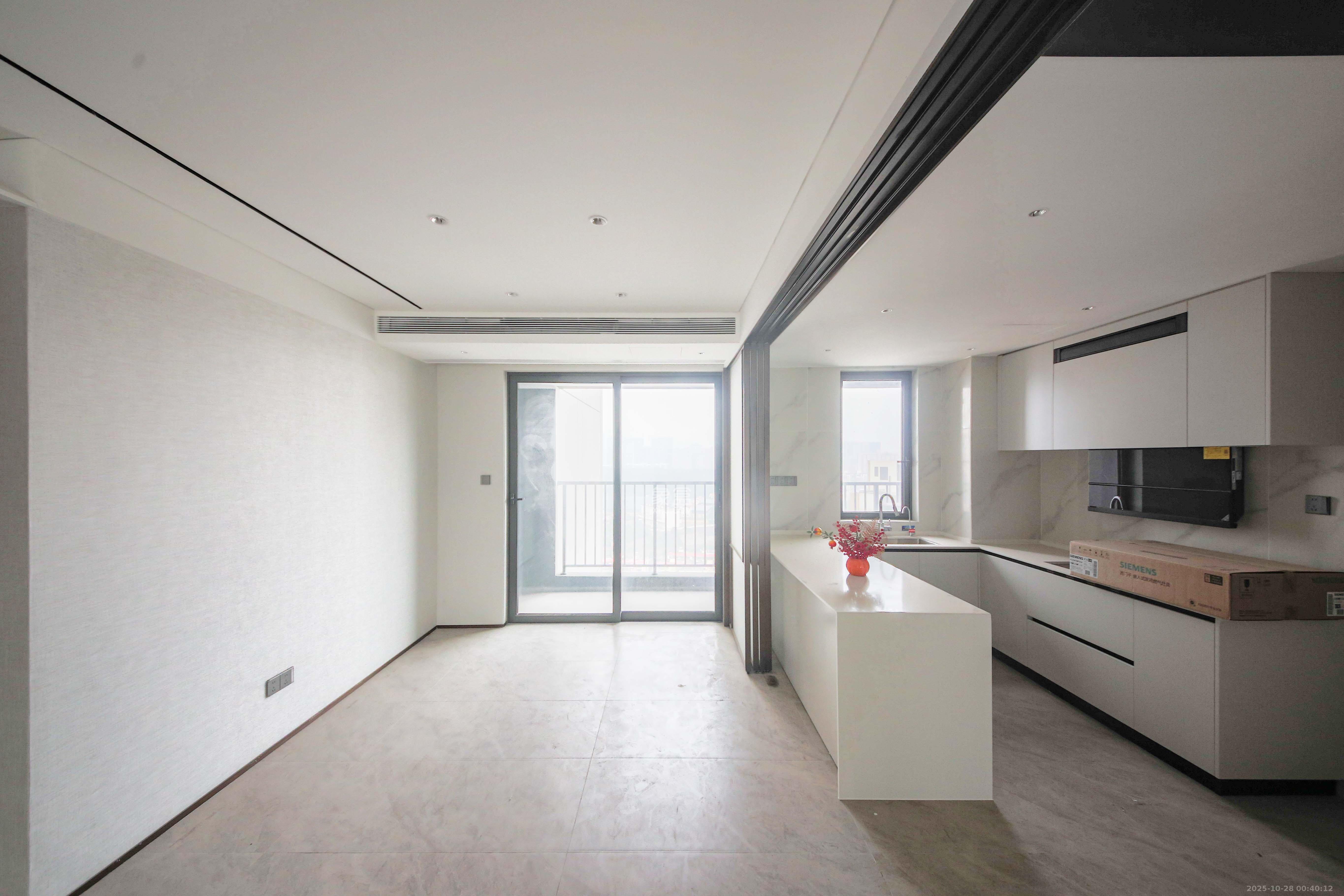 长沙润府B区  4室2厅3卫    289.0万 长沙润府B区  4室2厅3卫    289.0万客厅