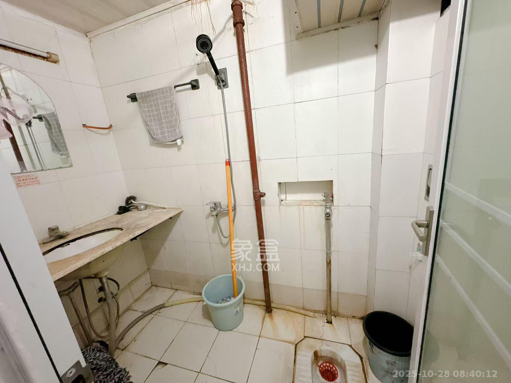 吉景小区 2室2厅1卫 1800.0元/月 吉景小区 2室2厅1卫 1800.0元/月室内图