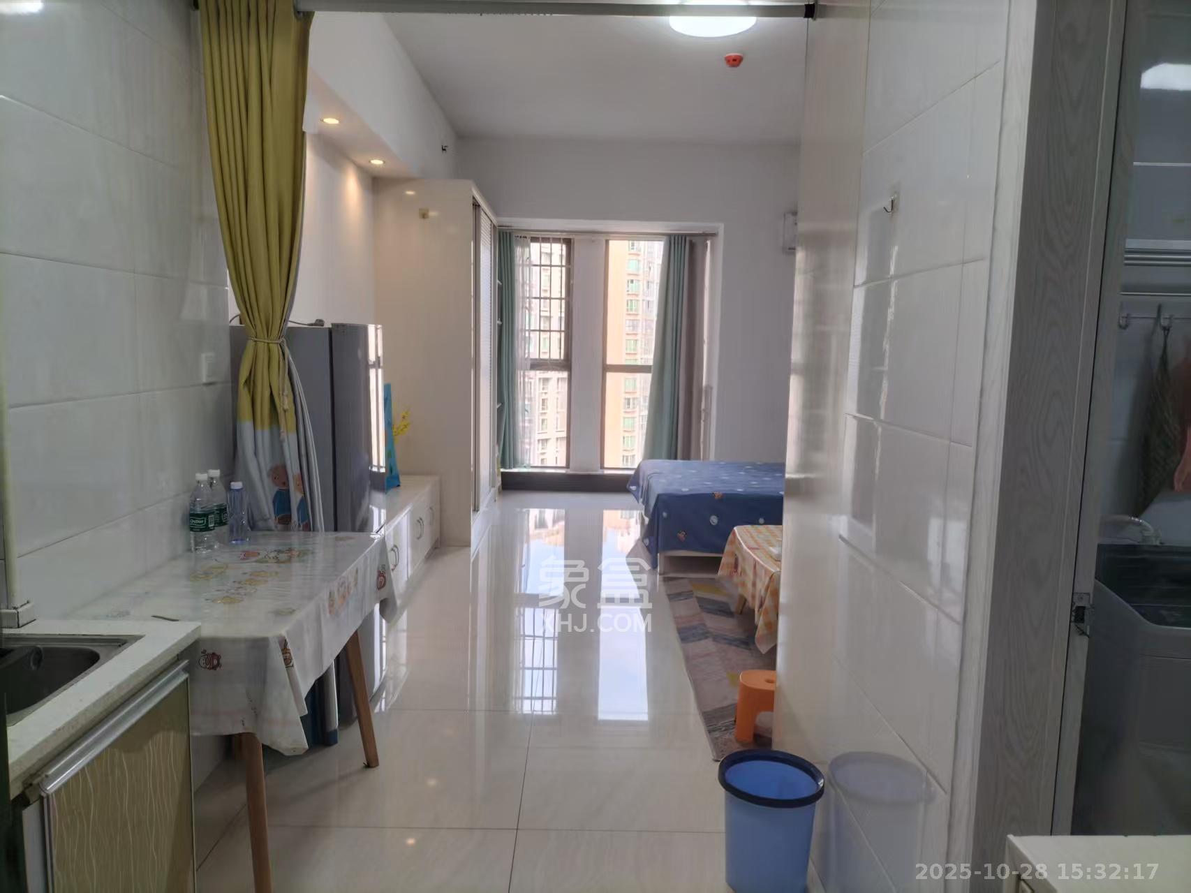 新世界广场  1室1厅1卫    1500.0元/月 新世界广场  1室1厅1卫    1500.0元/月室内图