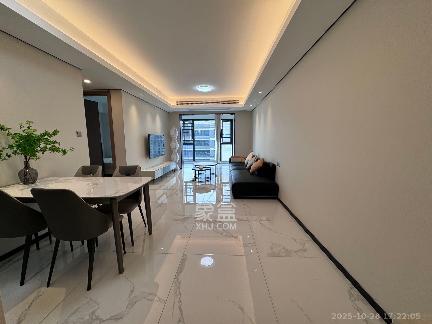 中海麓山境南区  3室2厅2卫    2800.0元/月 中海麓山境南区  3室2厅2卫    2800.0元/月室内图