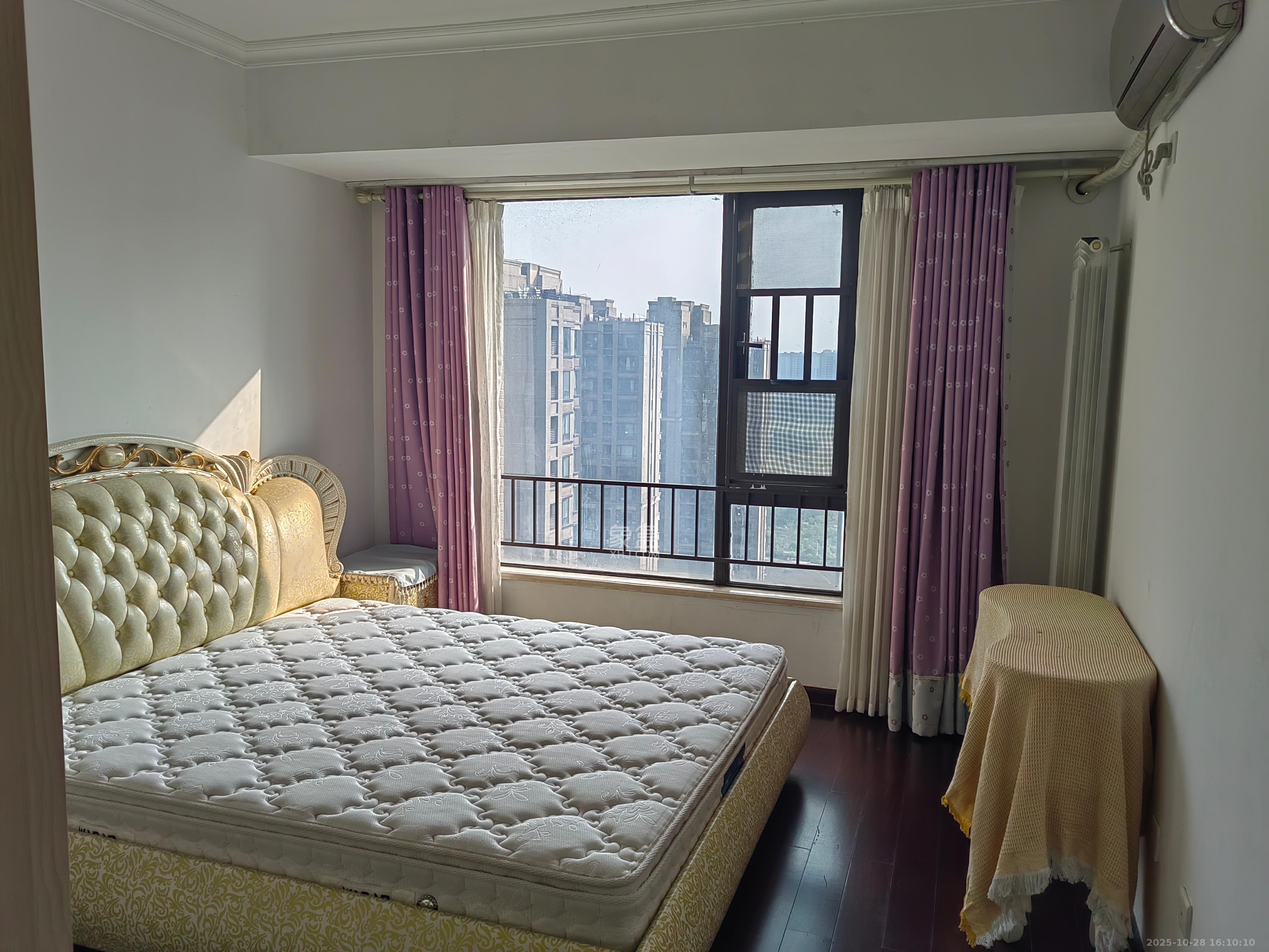 中海国际一期  3室2厅2卫    2000.0元/月室内图