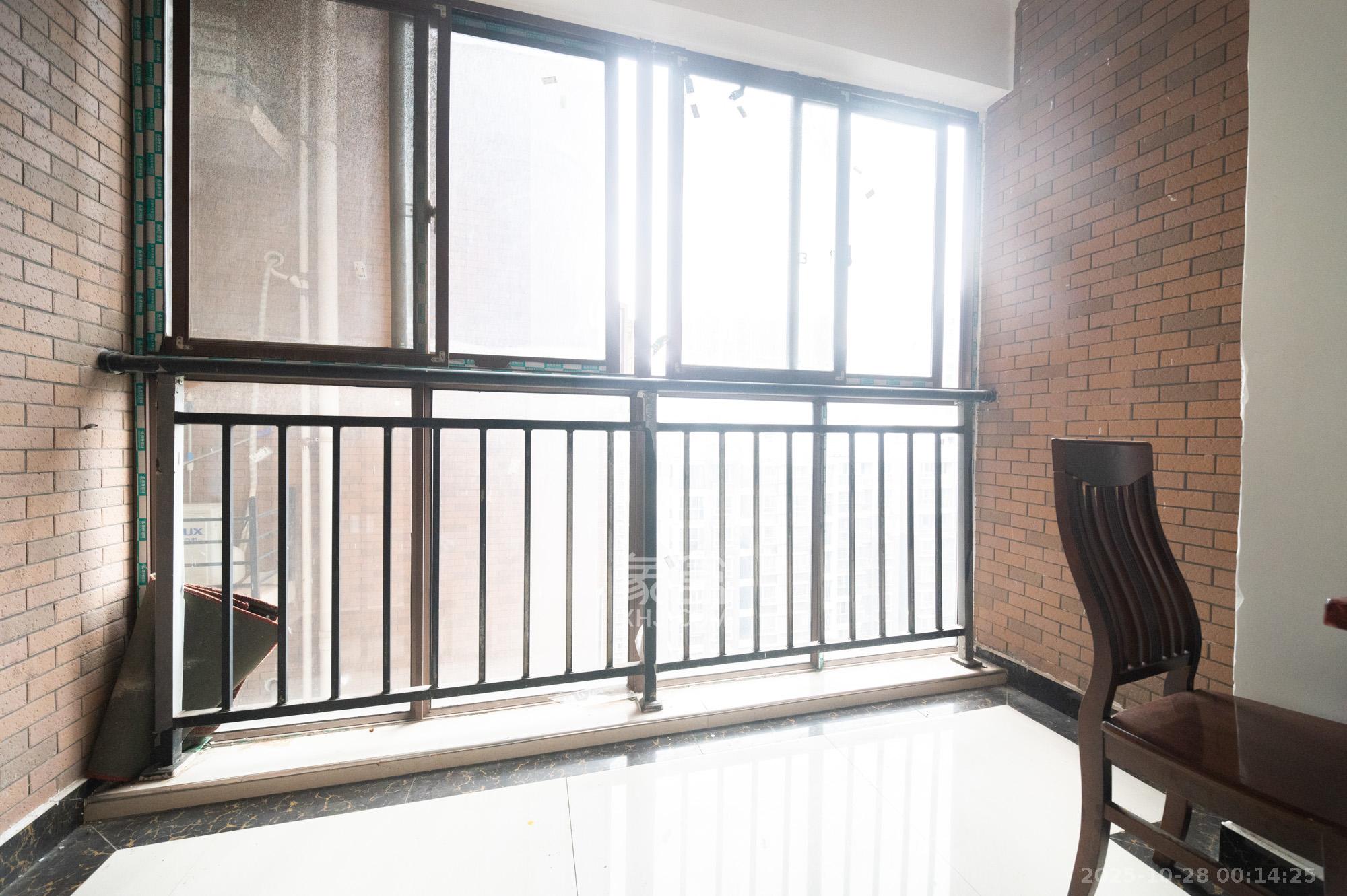 水岸世景  3室2厅1卫    90.0万 水岸世景  3室2厅1卫    90.0万阳台