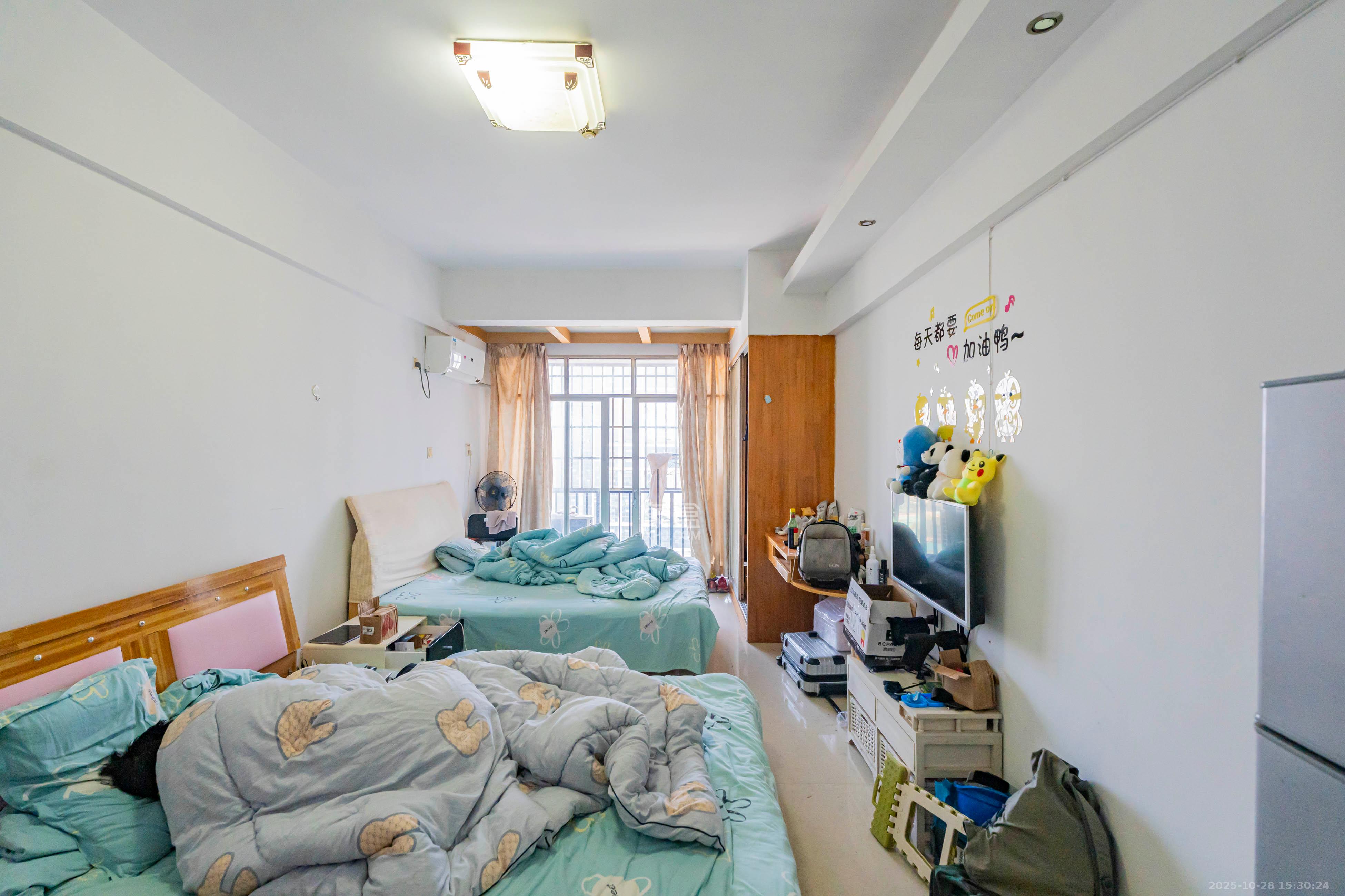 名富公寓 1室1厅1卫 21.0万 名富公寓 1室1厅1卫 21.0万卧室