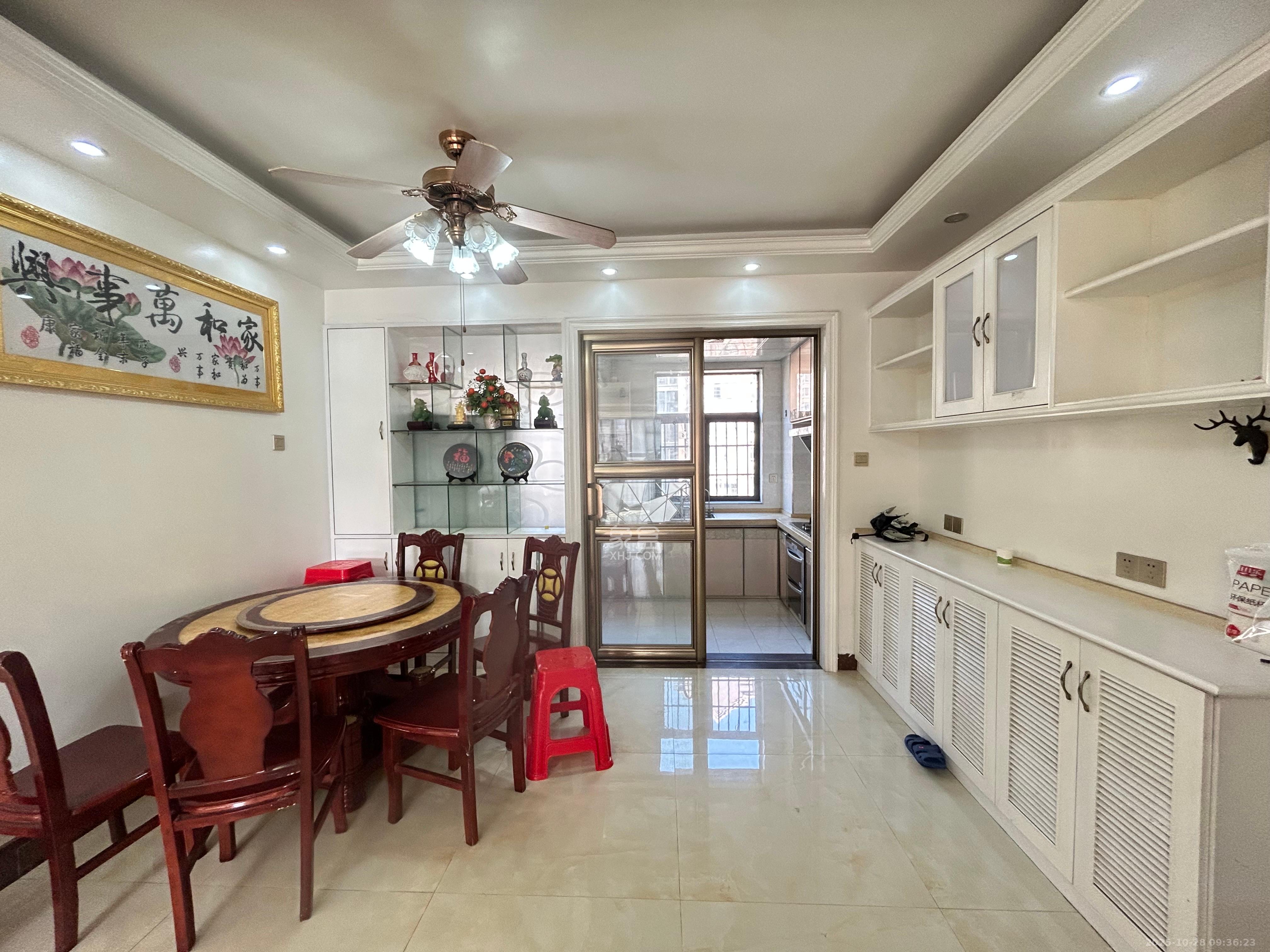 五矿格澜郡 3室2厅2卫 2000.0元/月 五矿格澜郡 3室2厅2卫 2000.0元/月室内图