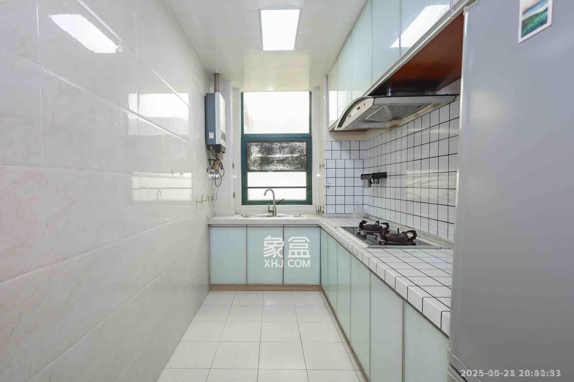 湖韵佳苑 3室2厅2卫 3600.0元/月 湖韵佳苑 3室2厅2卫 3600.0元/月室内图