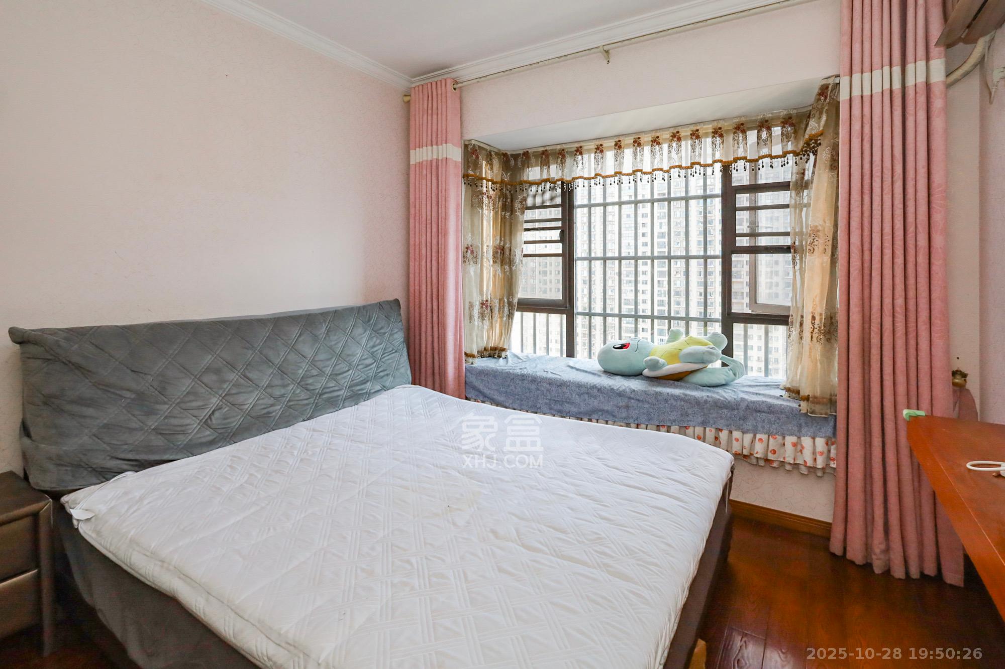 钰龙天下二期(钰龙佳园)  3室2厅1卫    3000.0元/月 钰龙天下二期(钰龙佳园)  3室2厅1卫    3000.0元/月室内图