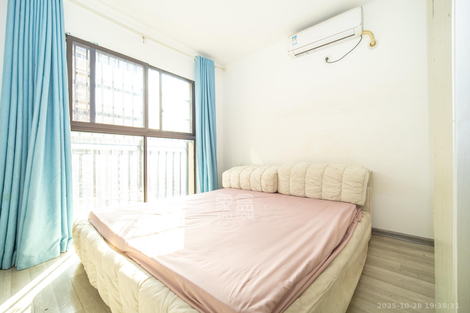 金科时代中心 3室2厅1卫 69.8万 金科时代中心 3室2厅1卫 69.8万卧室