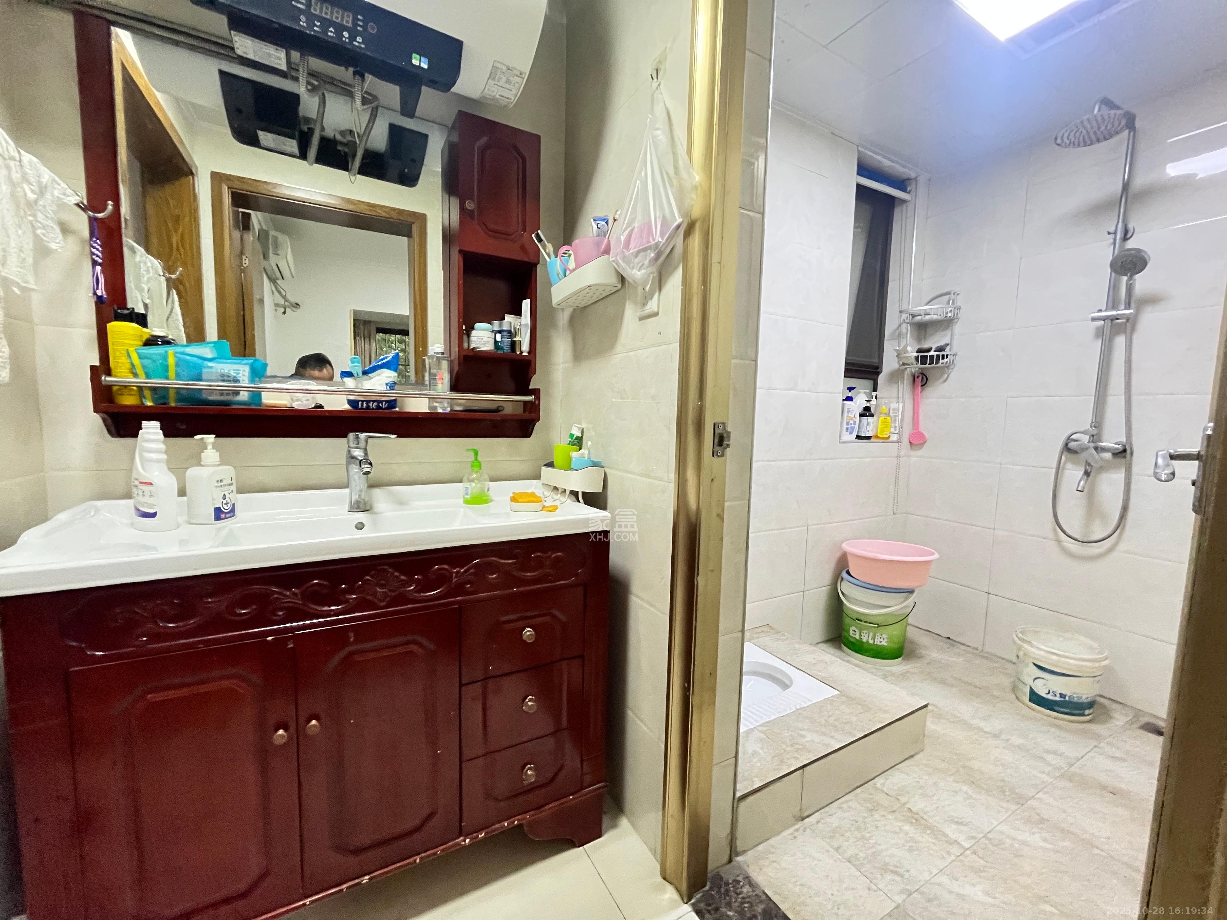 绿地中央广场  3室2厅2卫    3500.0元/月室内图