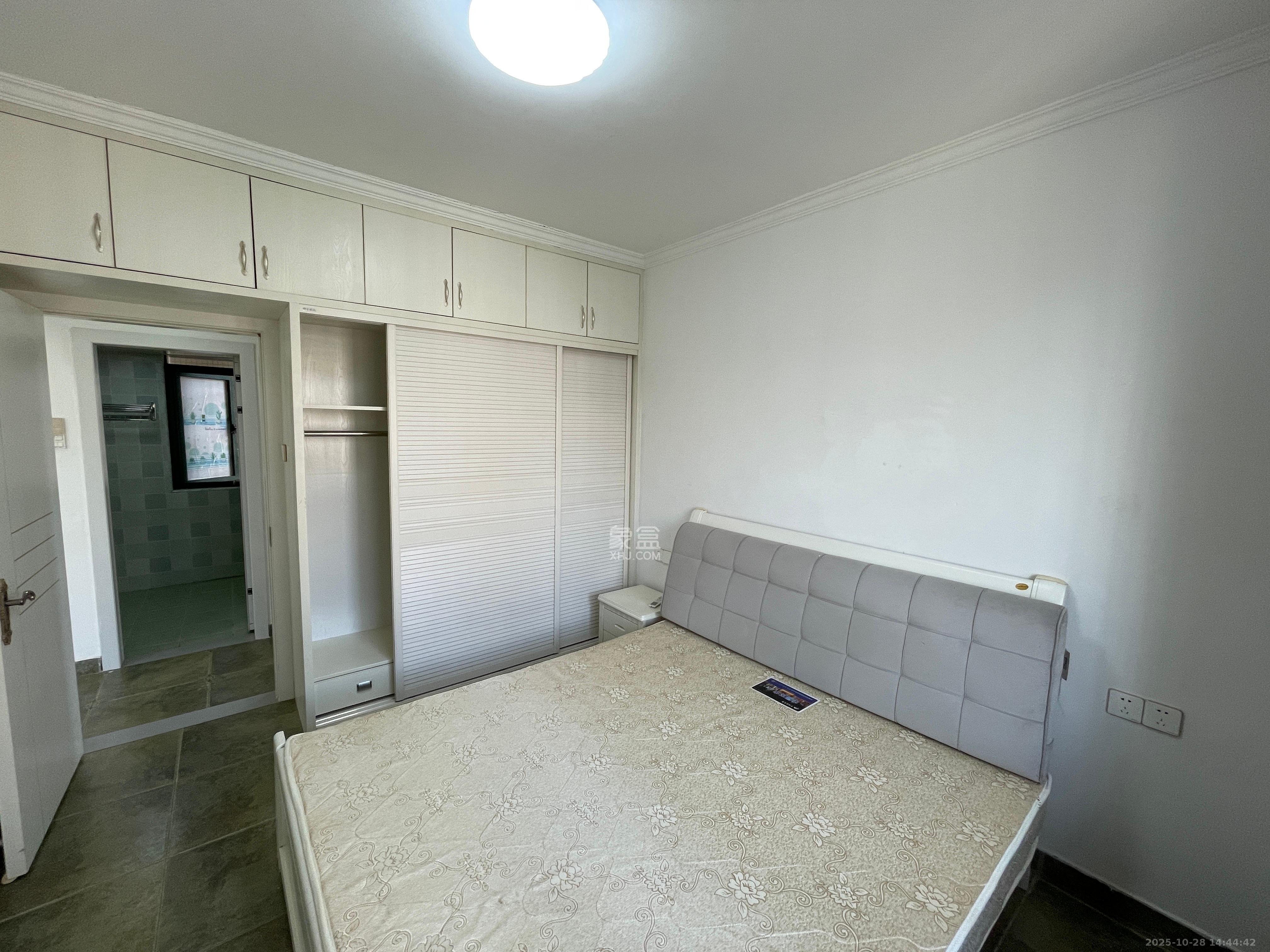 西韵佳苑  2室2厅1卫    2400.0元/月 西韵佳苑  2室2厅1卫    2400.0元/月室内图