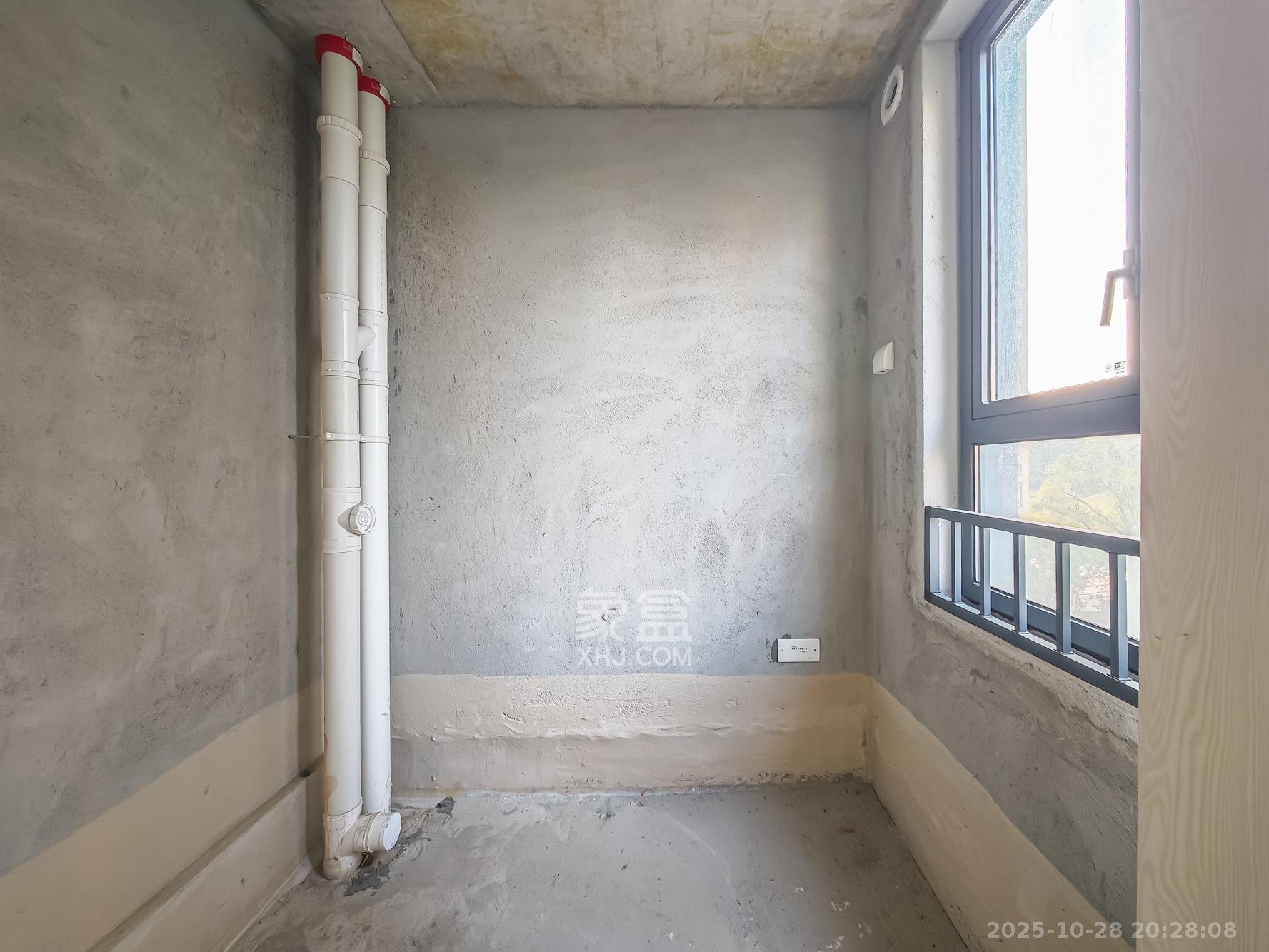 湘江壹号五期  5室2厅4卫    282.0万 湘江壹号五期  5室2厅4卫    282.0万卫生间