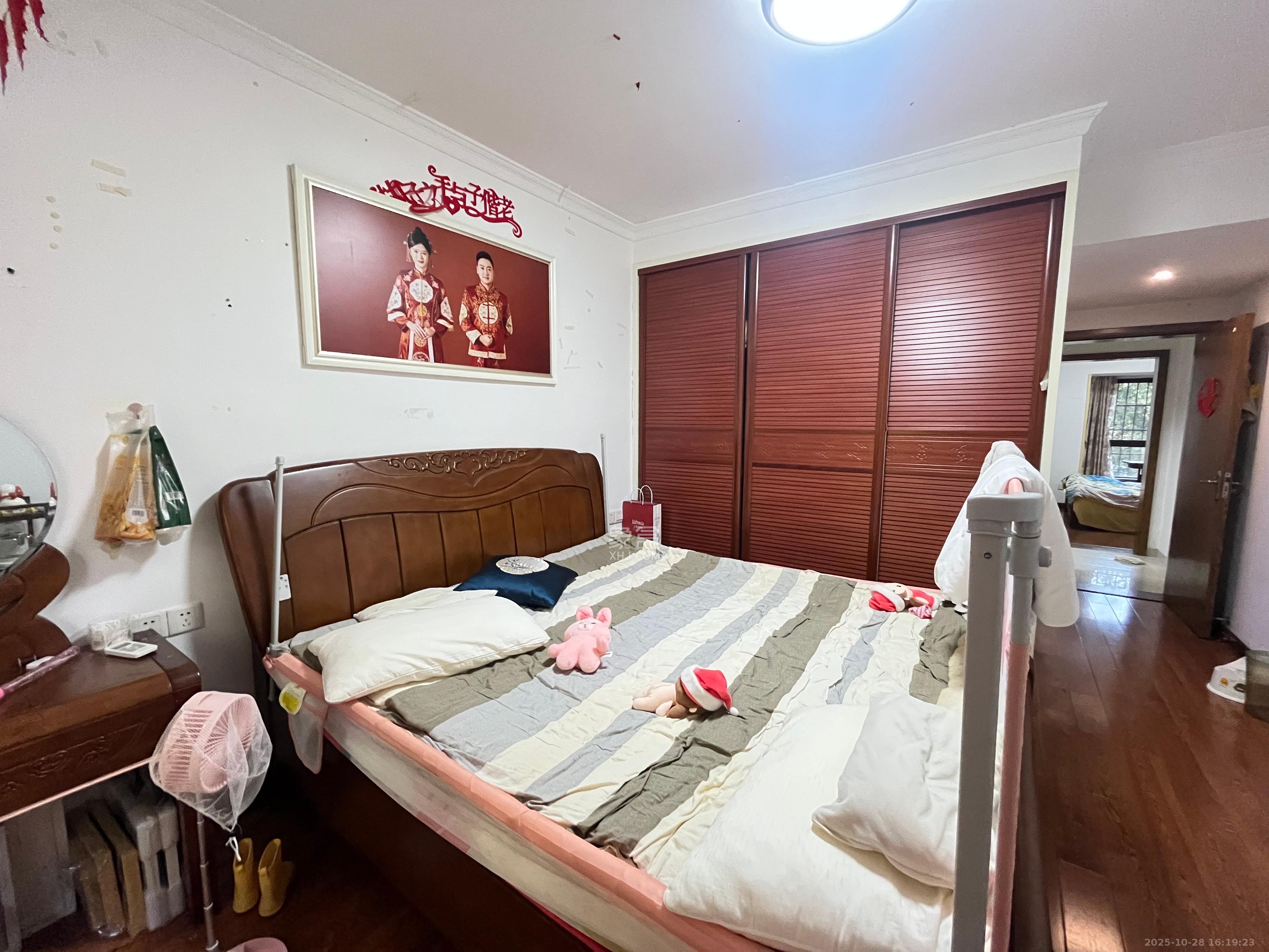 绿地中央广场  3室2厅2卫    3500.0元/月室内图