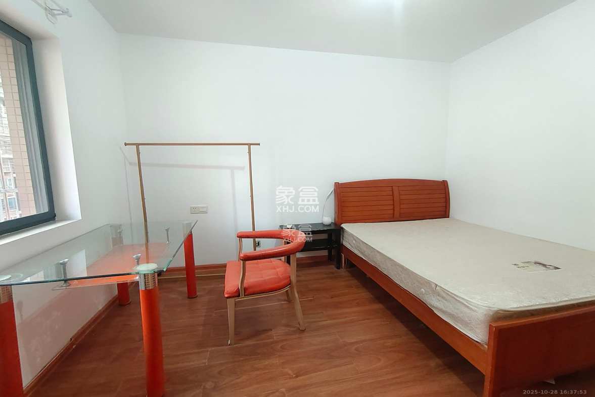 上峰苑(兰亭玥岛) 1室1厅1卫 1600.0元/月 上峰苑(兰亭玥岛) 1室1厅1卫 1600.0元/月室内图