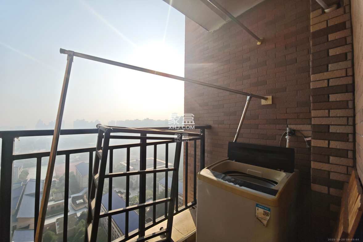 水岸世景  1室1厅1卫    1000.0元/月 水岸世景  1室1厅1卫    1000.0元/月室内图