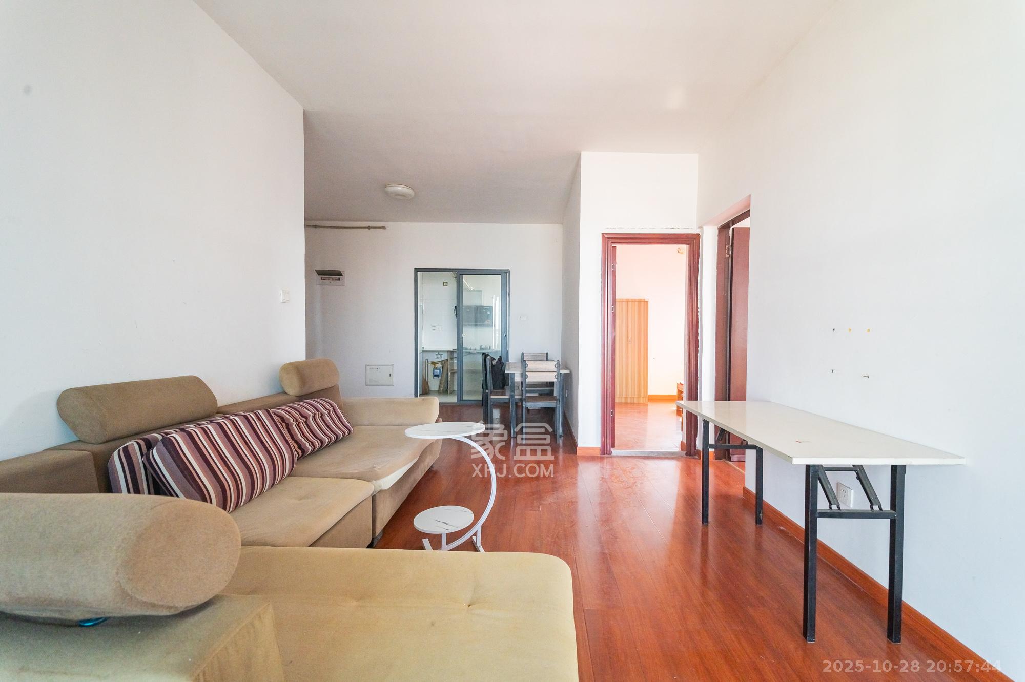 恒基凯旋门三期 3室2厅1卫 58.8万 恒基凯旋门三期 3室2厅1卫 58.8万客厅