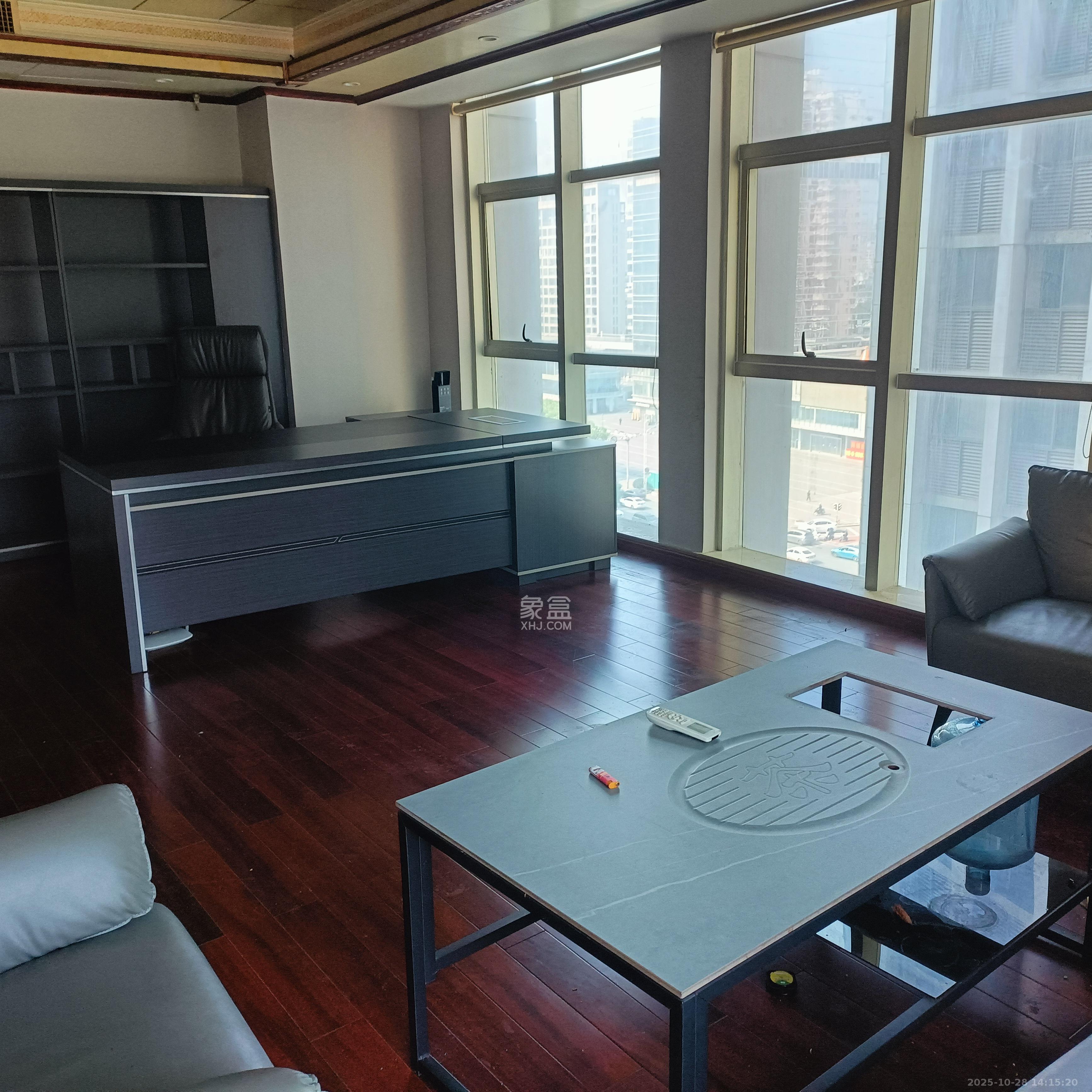 东方芙蓉   145.0㎡      6000.0元/月室内图