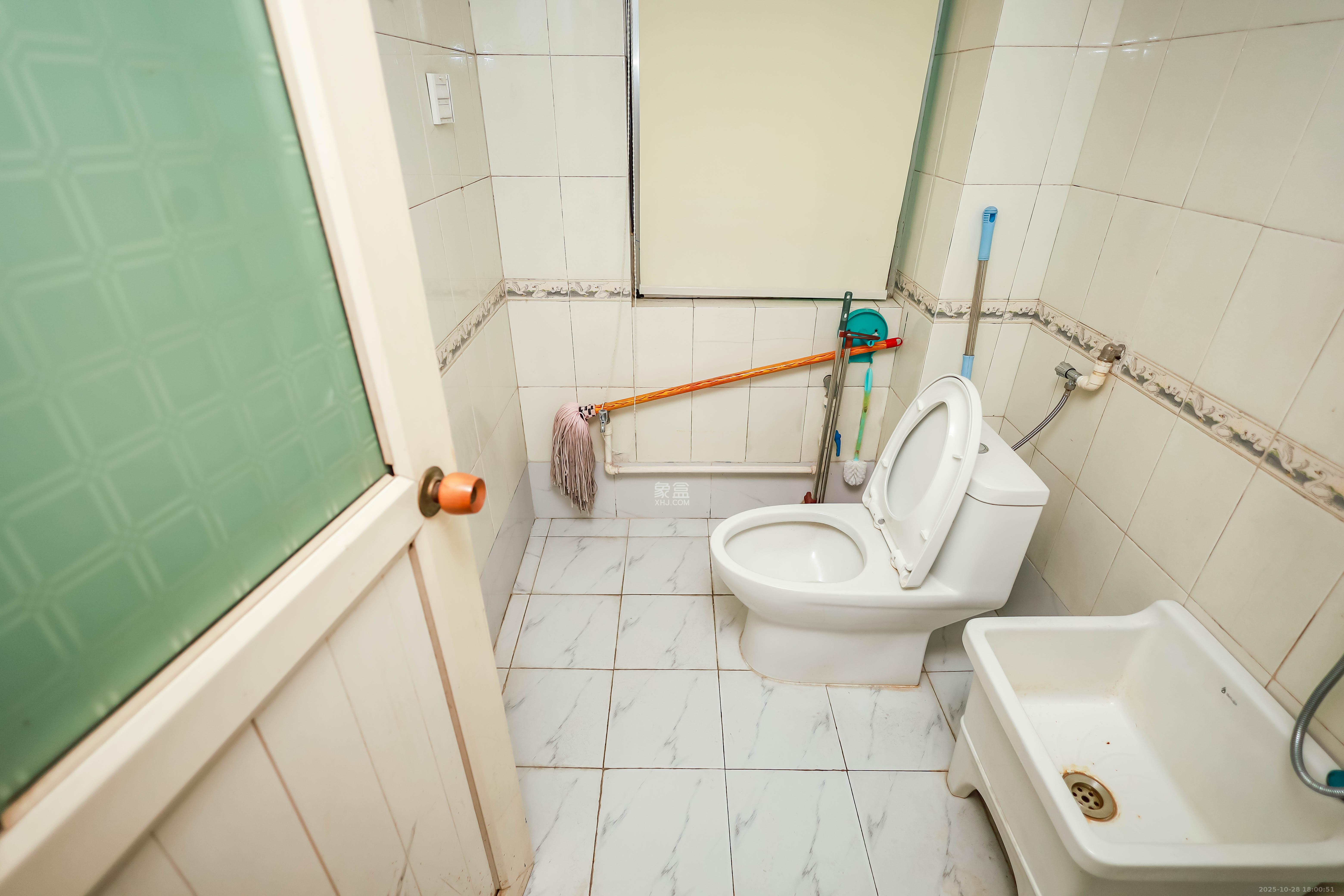 咸嘉新村嘉明苑 2室2厅1卫 61.8万 咸嘉新村嘉明苑 2室2厅1卫 61.8万卫生间