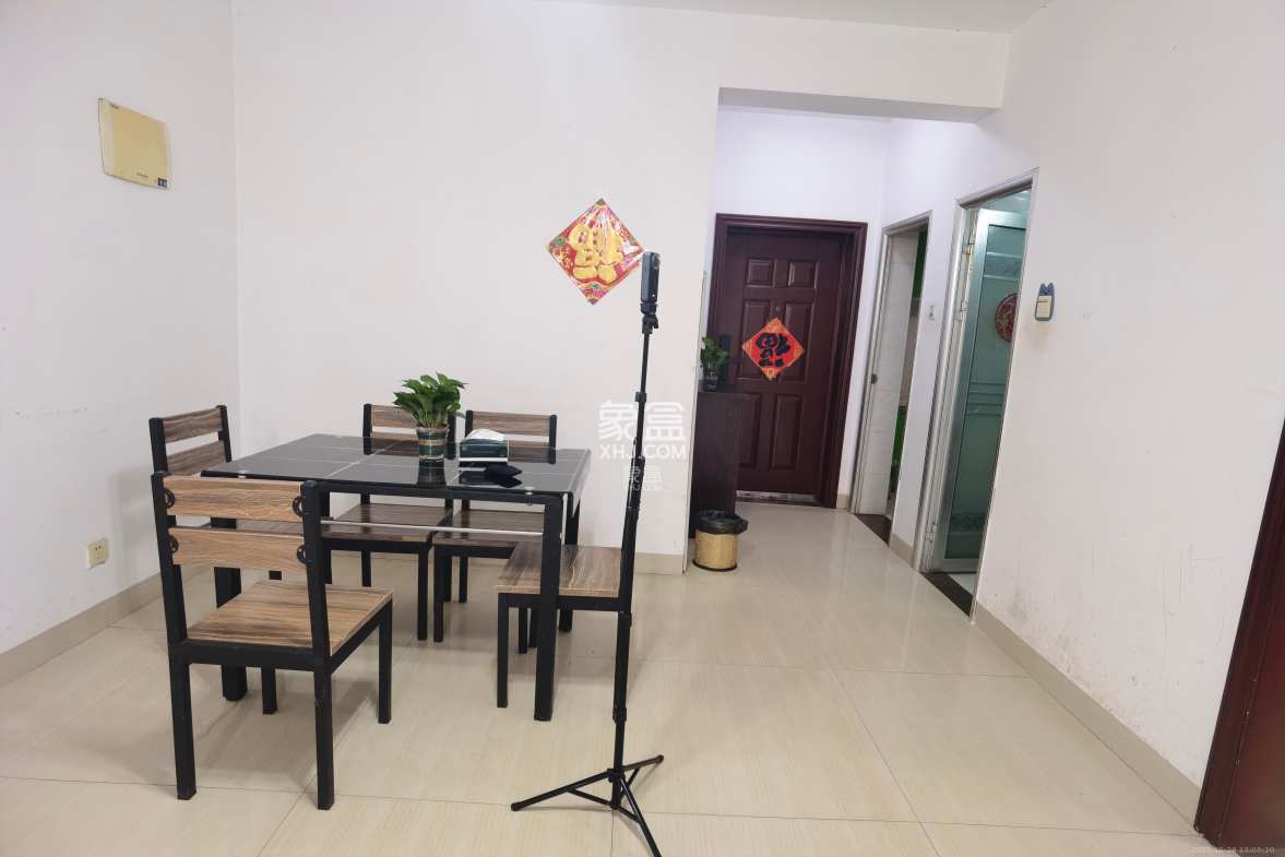 中信凯旋蓝岸(中信新城三期)  1室2厅1卫    1800.0元/月 中信凯旋蓝岸(中信新城三期)  1室2厅1卫    1800.0元/月室内图