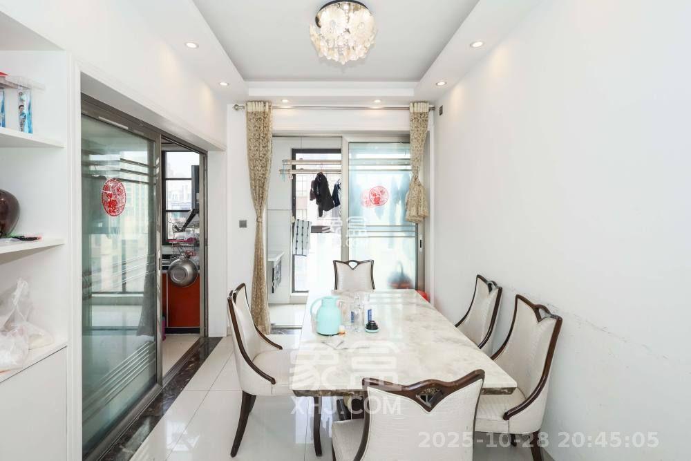 金茂梅溪湖  1室0厅0卫    3500.0元/月 金茂梅溪湖  1室0厅0卫    3500.0元/月室内图