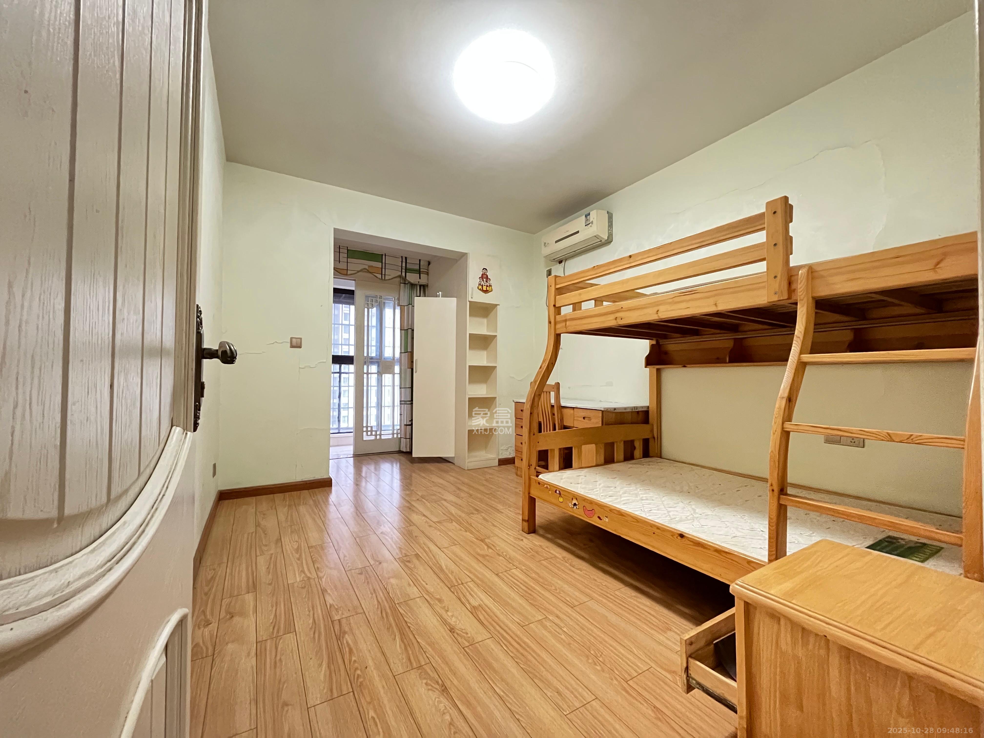 保利麓谷林语C区  4室2厅2卫    4000.0元/月 保利麓谷林语C区  4室2厅2卫    4000.0元/月室内图