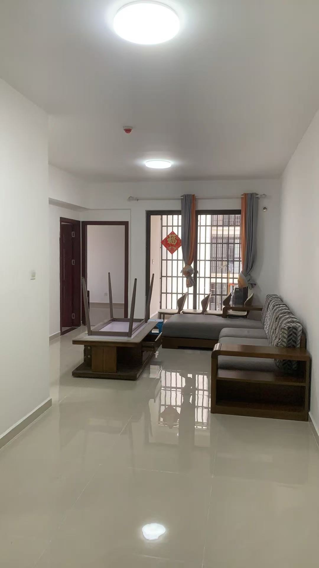 中交怡湖雅苑  2室2厅1卫    2500.0元/月