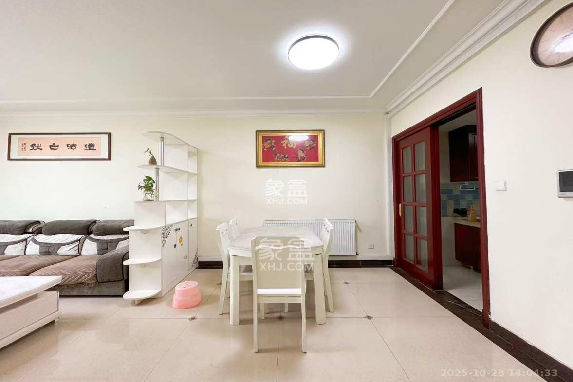 恒大翡翠华庭  3室2厅2卫    2250.0元/月 恒大翡翠华庭  3室2厅2卫    2250.0元/月室内图