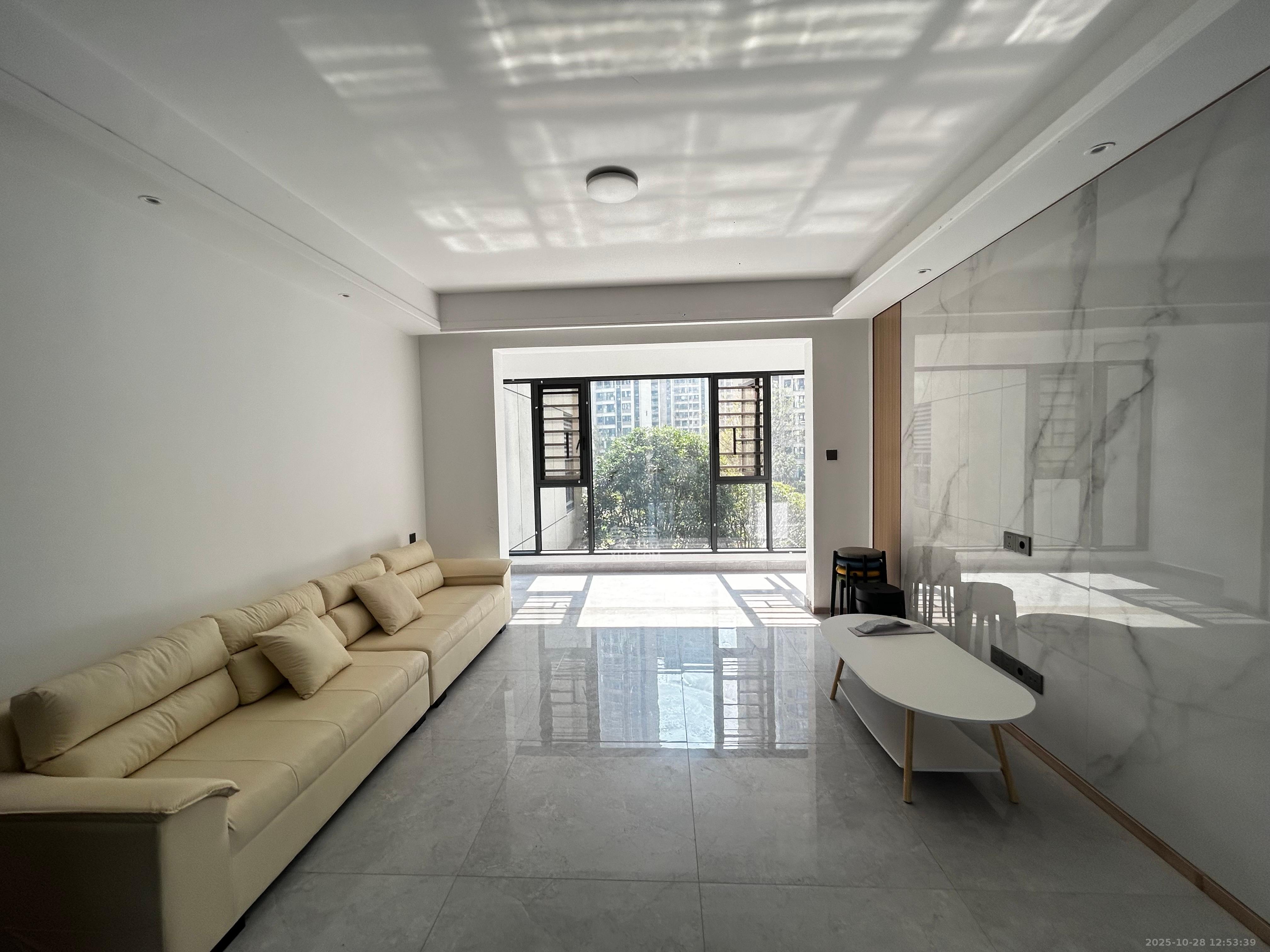 汉唐世家二期  3室2厅1卫    2500.0元/月