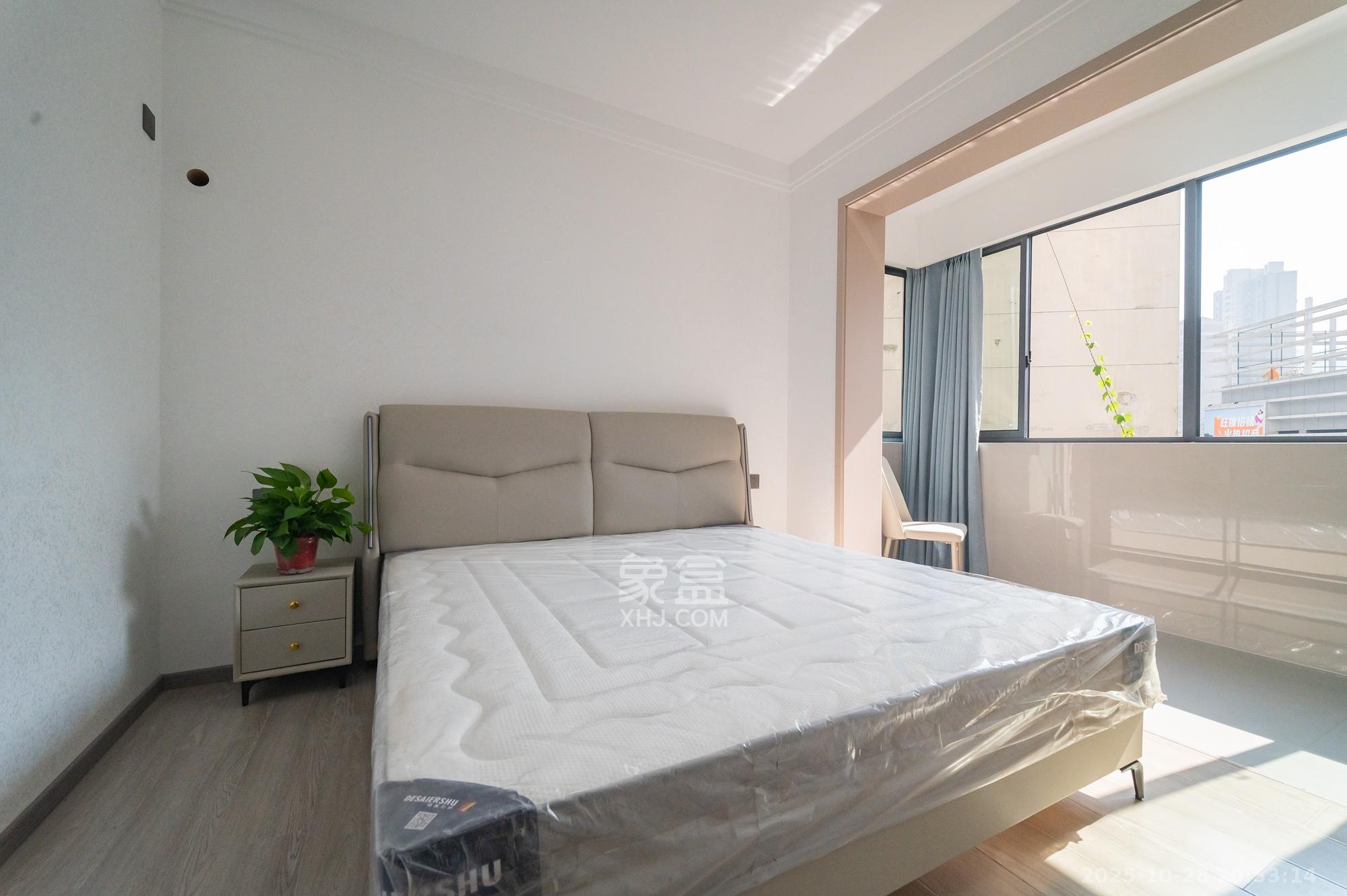 天和华城  3室2厅1卫    54.8万卧室